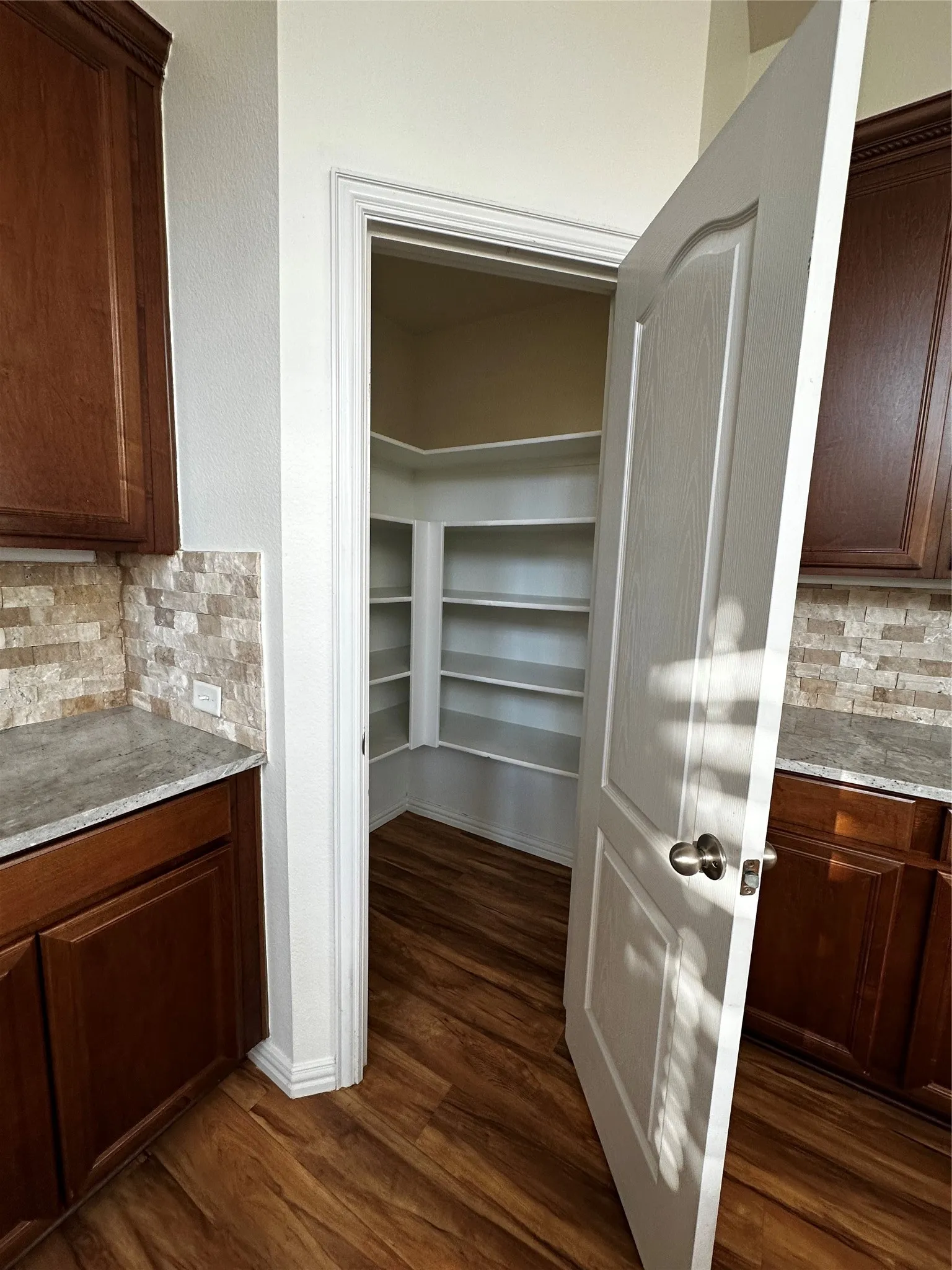 Townhouse For Sale in Dallas County , 3821 Marcillia Circle, Irving, Texas 75038, 2 Bedroom, 3 Bathroom, 2 Garage spaces, 1,565 Sqft, built in 2009, mls#21392520, Real Estate Agent in Irving, Homes For Sale in Dallas county, Homes For Sale in Irving, Realtor in Irving Texas, Real Estate Brokerage Independent Realty Texas, Luminita Cordes Realtor