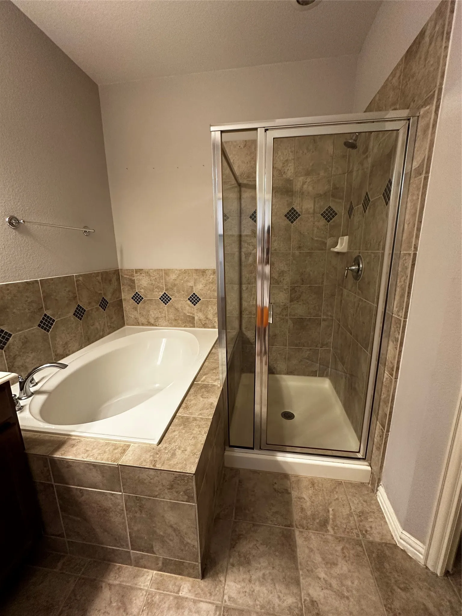 Townhouse For Sale in Dallas County , 3821 Marcillia Circle, Irving, Texas 75038, 2 Bedroom, 3 Bathroom, 2 Garage spaces, 1,565 Sqft, built in 2009, mls#21392520, Real Estate Agent in Irving, Homes For Sale in Dallas county, Homes For Sale in Irving, Realtor in Irving Texas, Real Estate Brokerage Independent Realty Texas, Luminita Cordes Realtor