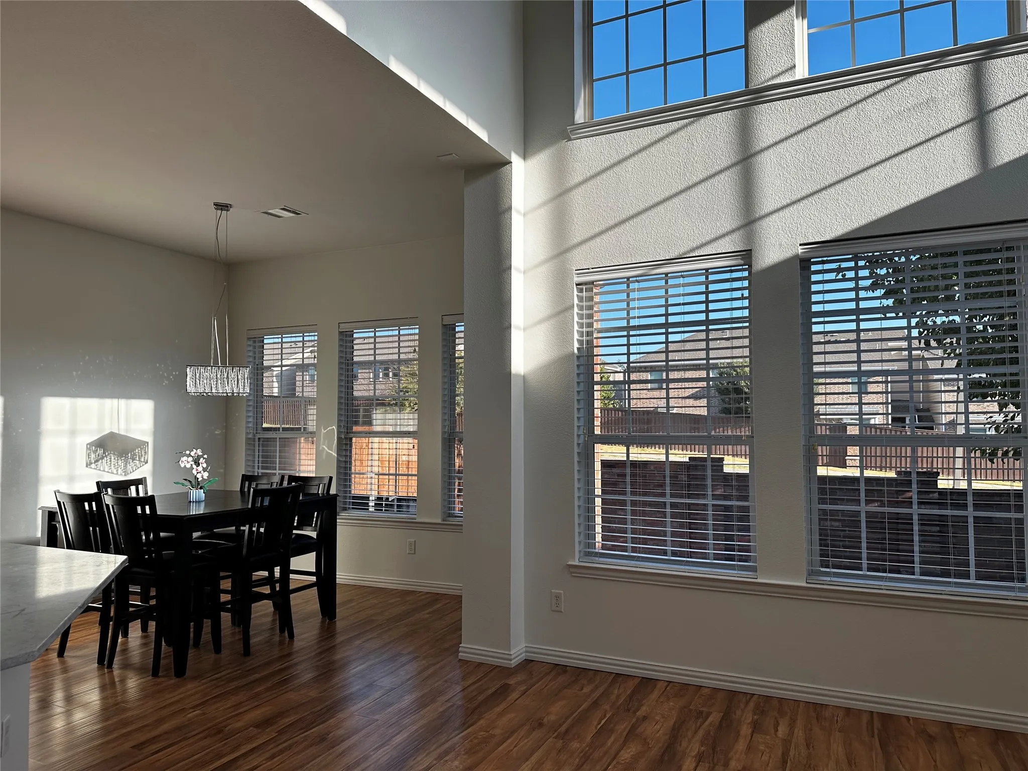 Townhouse For Sale in Dallas County , 3821 Marcillia Circle, Irving, Texas 75038, 2 Bedroom, 3 Bathroom, 2 Garage spaces, 1,565 Sqft, built in 2009, mls#21392520, Real Estate Agent in Irving, Homes For Sale in Dallas county, Homes For Sale in Irving, Realtor in Irving Texas, Real Estate Brokerage Independent Realty Texas, Luminita Cordes Realtor