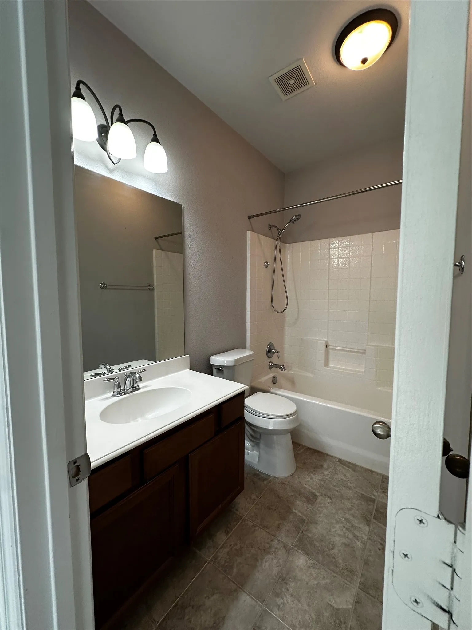 Townhouse For Sale in Dallas County , 3821 Marcillia Circle, Irving, Texas 75038, 2 Bedroom, 3 Bathroom, 2 Garage spaces, 1,565 Sqft, built in 2009, mls#21392520, Real Estate Agent in Irving, Homes For Sale in Dallas county, Homes For Sale in Irving, Realtor in Irving Texas, Real Estate Brokerage Independent Realty Texas, Luminita Cordes Realtor