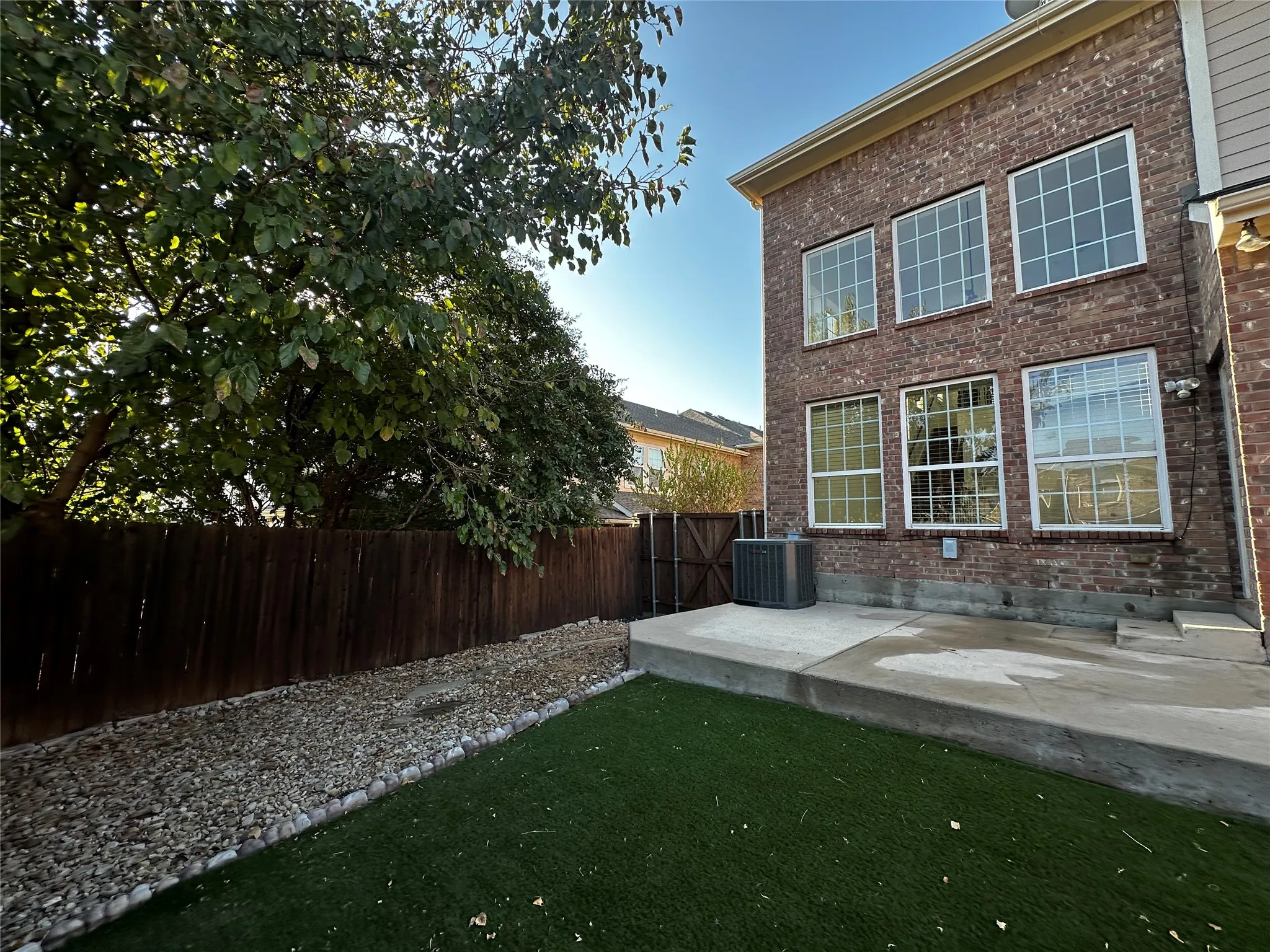 Townhouse For Sale in Dallas County , 3821 Marcillia Circle, Irving, Texas 75038, 2 Bedroom, 3 Bathroom, 2 Garage spaces, 1,565 Sqft, built in 2009, mls#21392520, Real Estate Agent in Irving, Homes For Sale in Dallas county, Homes For Sale in Irving, Realtor in Irving Texas, Real Estate Brokerage Independent Realty Texas, Luminita Cordes Realtor