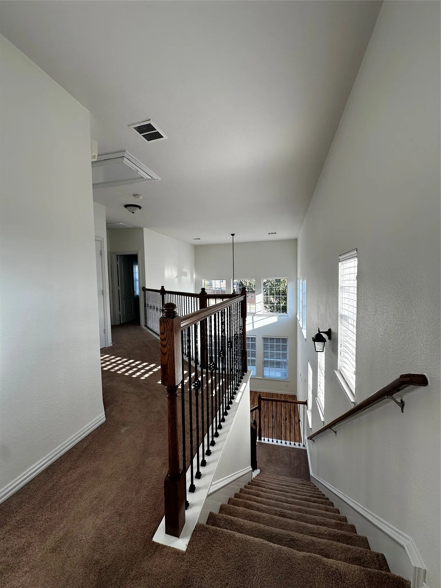 Townhouse For Sale in Dallas County , 3821 Marcillia Circle, Irving, Texas 75038, 2 Bedroom, 3 Bathroom, 2 Garage spaces, 1,565 Sqft, built in 2009, mls#21392520, Real Estate Agent in Irving, Homes For Sale in Dallas county, Homes For Sale in Irving, Realtor in Irving Texas, Real Estate Brokerage Independent Realty Texas, Luminita Cordes Realtor