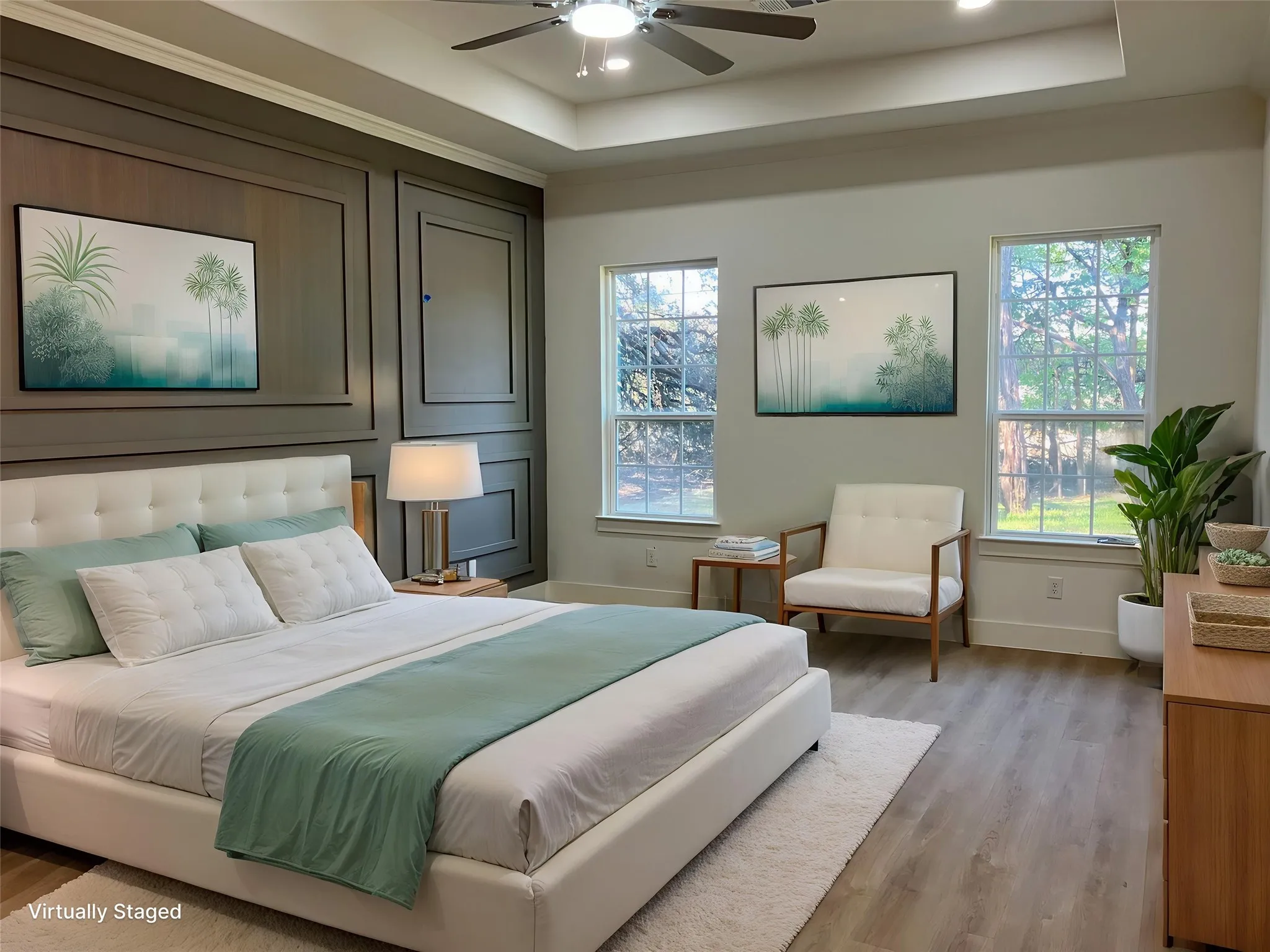 Tray ceiling with recessed lighting and ceiling fan