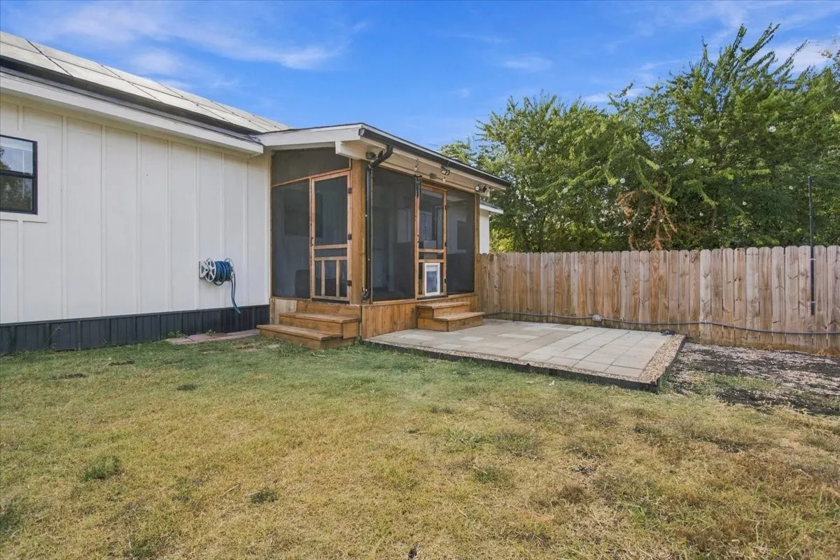 Single Family Residence For Sale in Fannin County , 505 N White Oak, Dodd City, Texas 75438, 3 Bedroom, 2 Bathroom, Garage spaces, 1,428 Sqft, built in 2022, mls#21390987, Real Estate Agent in Dodd City, Homes For Sale in Fannin county, Homes For Sale in Dodd City, Realtor in Dodd City Texas, Real Estate Brokerage Independent Realty Texas, Luminita Cordes Realtor