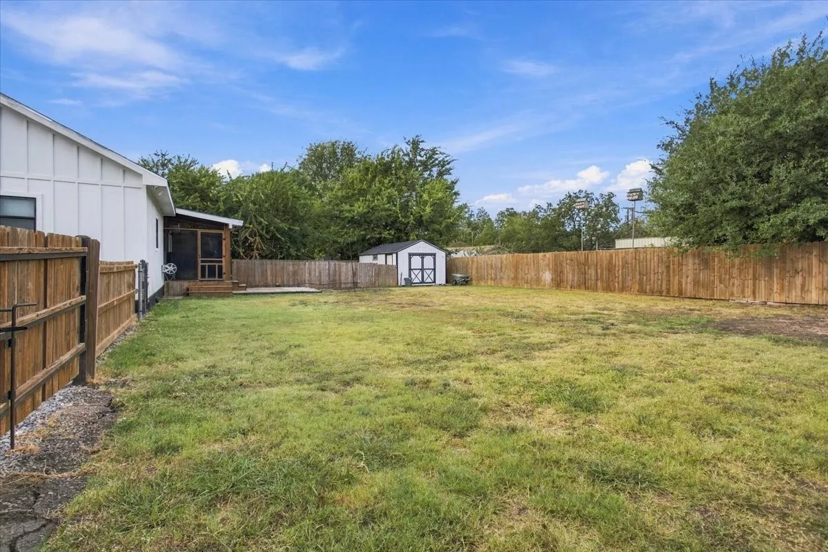 Single Family Residence For Sale in Fannin County , 505 N White Oak, Dodd City, Texas 75438, 3 Bedroom, 2 Bathroom, Garage spaces, 1,428 Sqft, built in 2022, mls#21390987, Real Estate Agent in Dodd City, Homes For Sale in Fannin county, Homes For Sale in Dodd City, Realtor in Dodd City Texas, Real Estate Brokerage Independent Realty Texas, Luminita Cordes Realtor