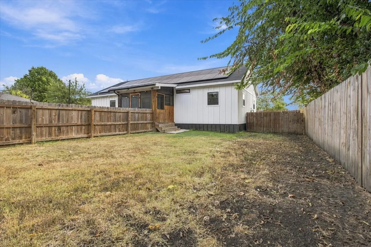 Single Family Residence For Sale in Fannin County , 505 N White Oak, Dodd City, Texas 75438, 3 Bedroom, 2 Bathroom, Garage spaces, 1,428 Sqft, built in 2022, mls#21390987, Real Estate Agent in Dodd City, Homes For Sale in Fannin county, Homes For Sale in Dodd City, Realtor in Dodd City Texas, Real Estate Brokerage Independent Realty Texas, Luminita Cordes Realtor