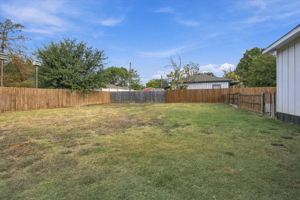 Single Family Residence For Sale in Fannin County , 505 N White Oak, Dodd City, Texas 75438, 3 Bedroom, 2 Bathroom, Garage spaces, 1,428 Sqft, built in 2022, mls#21390987, Real Estate Agent in Dodd City, Homes For Sale in Fannin county, Homes For Sale in Dodd City, Realtor in Dodd City Texas, Real Estate Brokerage Independent Realty Texas, Luminita Cordes Realtor