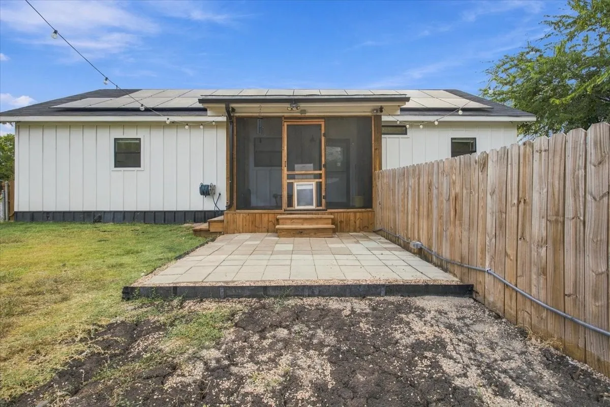 Single Family Residence For Sale in Fannin County , 505 N White Oak, Dodd City, Texas 75438, 3 Bedroom, 2 Bathroom, Garage spaces, 1,428 Sqft, built in 2022, mls#21390987, Real Estate Agent in Dodd City, Homes For Sale in Fannin county, Homes For Sale in Dodd City, Realtor in Dodd City Texas, Real Estate Brokerage Independent Realty Texas, Luminita Cordes Realtor
