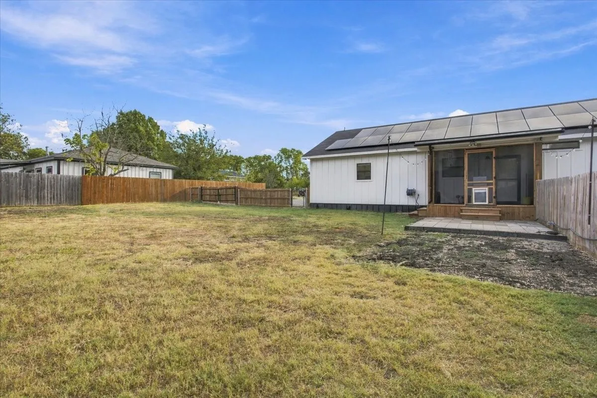 Single Family Residence For Sale in Fannin County , 505 N White Oak, Dodd City, Texas 75438, 3 Bedroom, 2 Bathroom, Garage spaces, 1,428 Sqft, built in 2022, mls#21390987, Real Estate Agent in Dodd City, Homes For Sale in Fannin county, Homes For Sale in Dodd City, Realtor in Dodd City Texas, Real Estate Brokerage Independent Realty Texas, Luminita Cordes Realtor