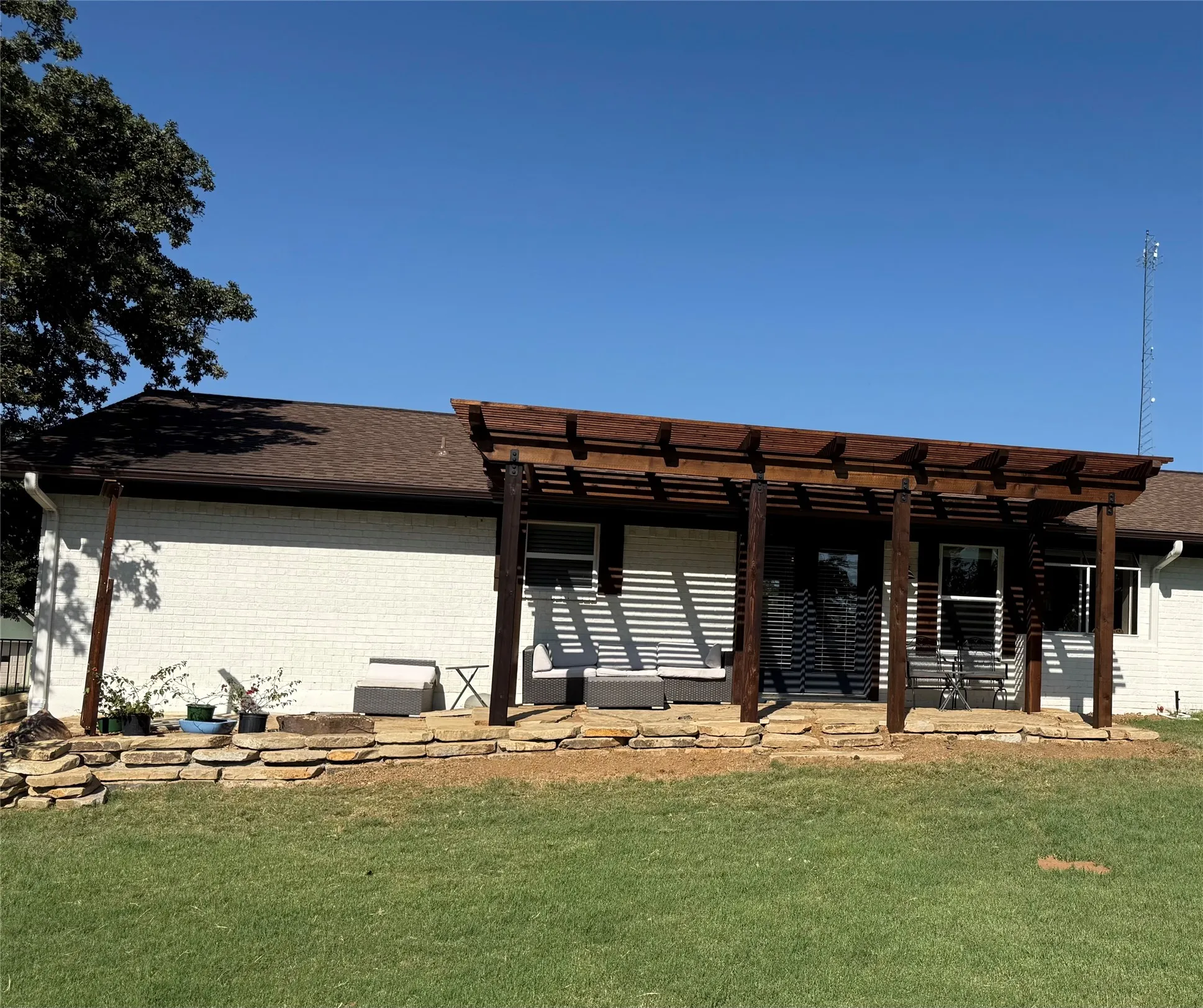 Single Family Residence For Rent in Cooke County , 313 Navajo Trail, Gainesville, Texas 76240, 3 Bedroom, 2 Bathroom, 2 Garage spaces, 1,537 Sqft, built in 1977, mls#21392351, Real Estate Agent in Gainesville, Homes For Rent in Cooke county, Homes For Rent in Gainesville, Realtor in Gainesville Texas, Real Estate Brokerage Independent Realty Texas, Luminita Cordes Realtor