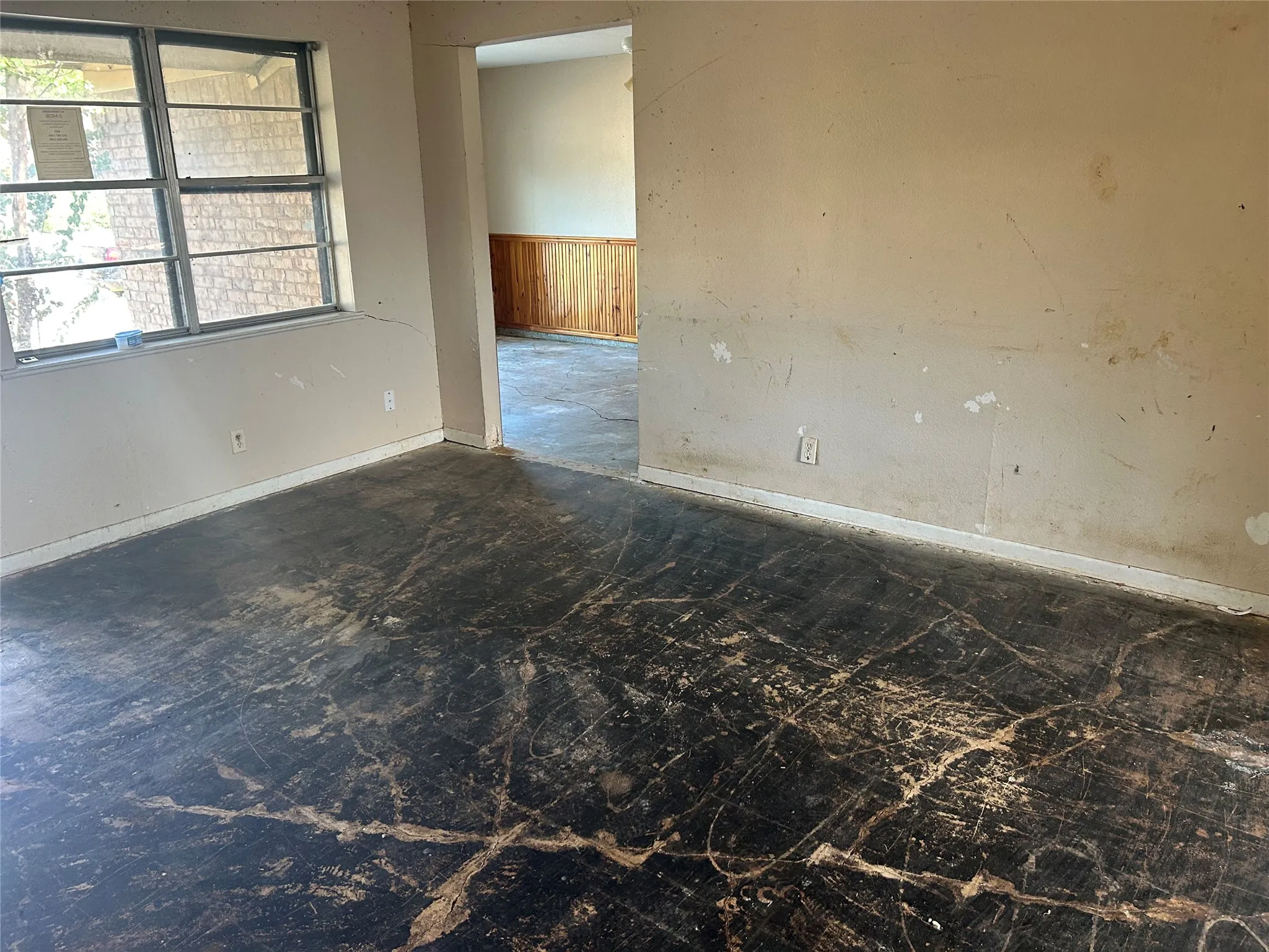 Single Family Residence For Sale in Brown County , 508 Parkway Drive, Brownwood, Texas 76801, 3 Bedroom, 1 Bathroom, Garage spaces, 1,446 Sqft, built in 0, mls#21392033, Real Estate Agent in Brownwood, Homes For Sale in Brown county, Homes For Sale in Brownwood, Realtor in Brownwood Texas, Real Estate Brokerage Independent Realty Texas, Luminita Cordes Realtor