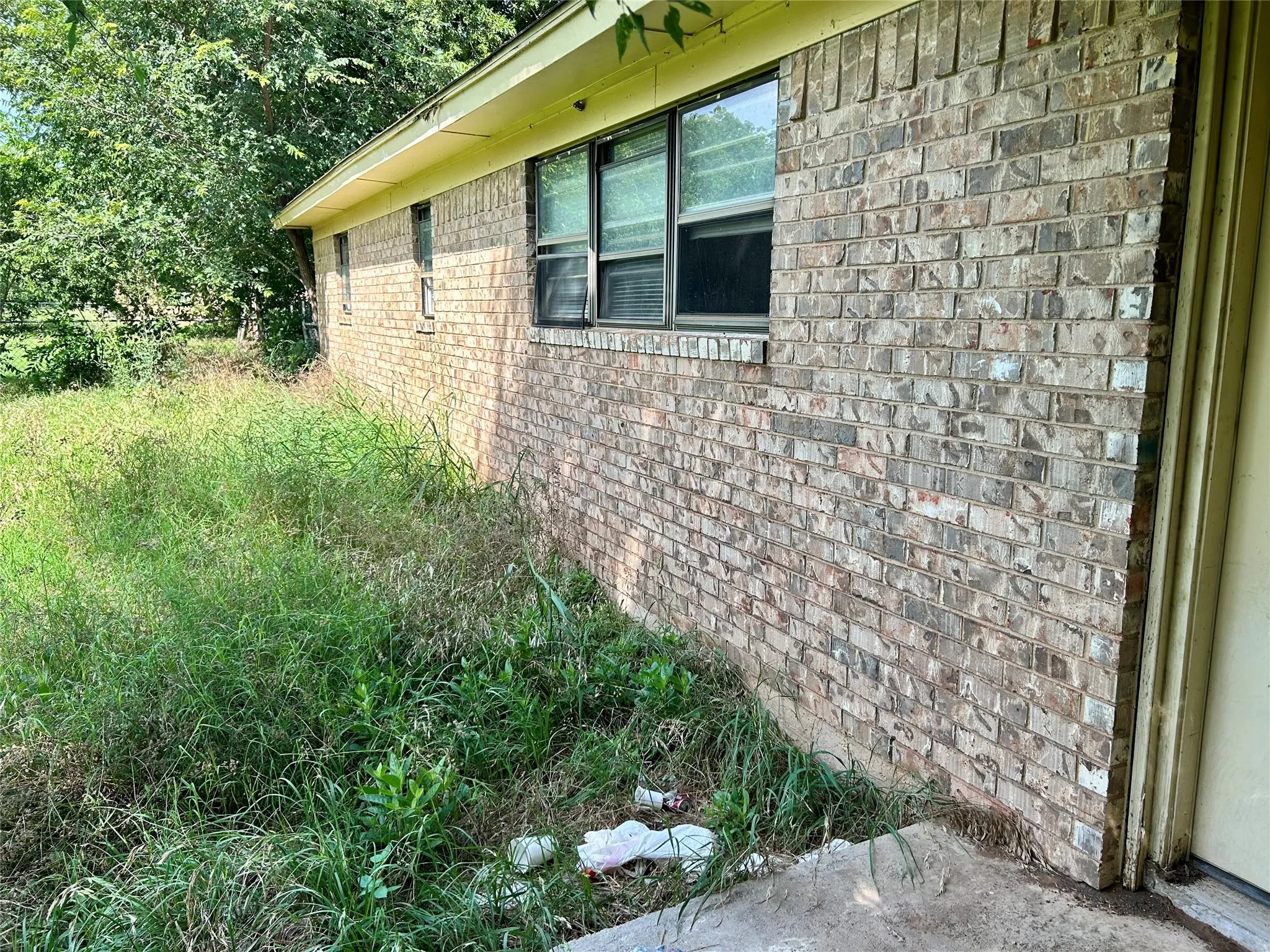 Single Family Residence For Sale in Brown County , 508 Parkway Drive, Brownwood, Texas 76801, 3 Bedroom, 1 Bathroom, Garage spaces, 1,446 Sqft, built in 0, mls#21392033, Real Estate Agent in Brownwood, Homes For Sale in Brown county, Homes For Sale in Brownwood, Realtor in Brownwood Texas, Real Estate Brokerage Independent Realty Texas, Luminita Cordes Realtor
