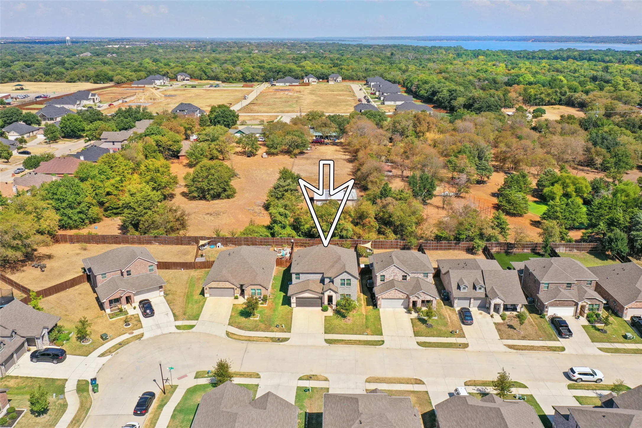 Single Family Residence For Sale in Denton County , 233 Luna Lane, Lake Dallas, Texas 75065, 4 Bedroom, 4 Bathroom, 2 Garage spaces, 3,114 Sqft, built in 2022, mls#21391517, Real Estate Agent in Lake Dallas, Homes For Sale in Denton county, Homes For Sale in Lake Dallas, Realtor in Lake Dallas Texas, Real Estate Brokerage Independent Realty Texas, Luminita Cordes Realtor