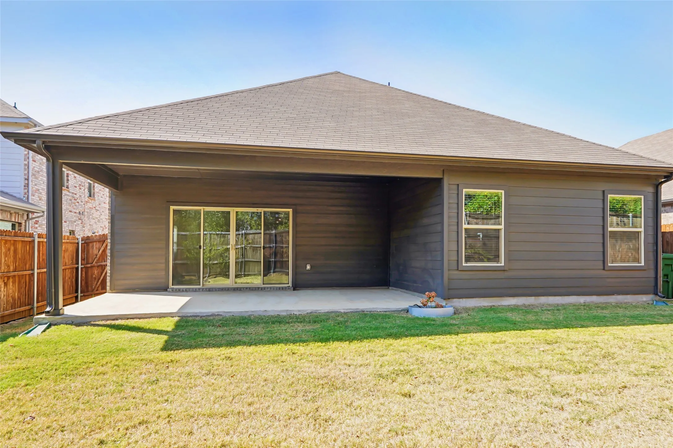 Single Family Residence For Sale in Denton County , 233 Luna Lane, Lake Dallas, Texas 75065, 4 Bedroom, 4 Bathroom, 2 Garage spaces, 3,114 Sqft, built in 2022, mls#21391517, Real Estate Agent in Lake Dallas, Homes For Sale in Denton county, Homes For Sale in Lake Dallas, Realtor in Lake Dallas Texas, Real Estate Brokerage Independent Realty Texas, Luminita Cordes Realtor