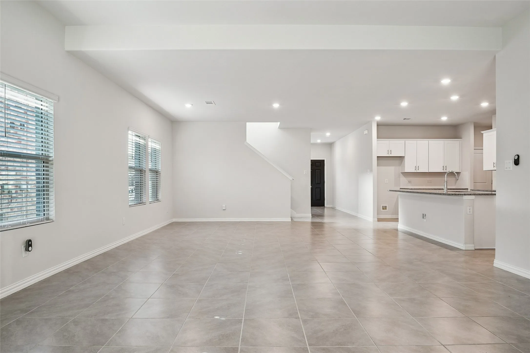 Single Family Residence For Sale in Denton County , 233 Luna Lane, Lake Dallas, Texas 75065, 4 Bedroom, 4 Bathroom, 2 Garage spaces, 3,114 Sqft, built in 2022, mls#21391517, Real Estate Agent in Lake Dallas, Homes For Sale in Denton county, Homes For Sale in Lake Dallas, Realtor in Lake Dallas Texas, Real Estate Brokerage Independent Realty Texas, Luminita Cordes Realtor