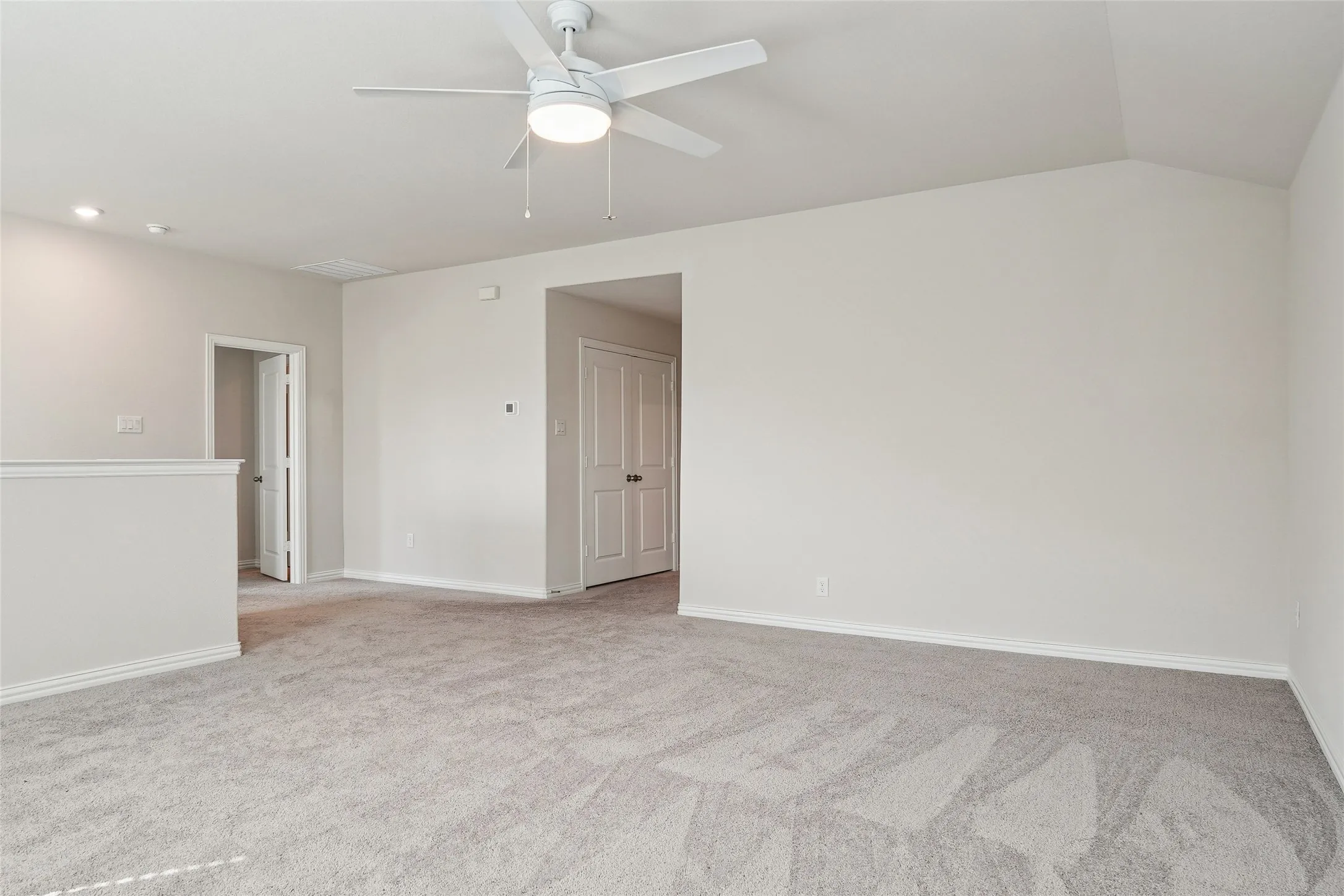 Single Family Residence For Sale in Denton County , 233 Luna Lane, Lake Dallas, Texas 75065, 4 Bedroom, 4 Bathroom, 2 Garage spaces, 3,114 Sqft, built in 2022, mls#21391517, Real Estate Agent in Lake Dallas, Homes For Sale in Denton county, Homes For Sale in Lake Dallas, Realtor in Lake Dallas Texas, Real Estate Brokerage Independent Realty Texas, Luminita Cordes Realtor