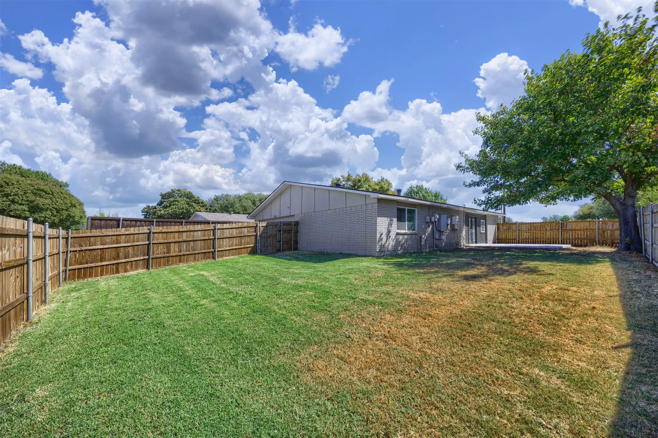Single Family Residence For Rent in Collin County , 6513 Santa Fe Trail, Plano, Texas 75023, 3 Bedroom, 2 Bathroom, 2 Garage spaces, 1,577 Sqft, built in 1976, mls#21392486, Real Estate Agent in Plano, Homes For Rent in Collin county, Homes For Rent in Plano, Realtor in Plano Texas, Real Estate Brokerage Independent Realty Texas, Luminita Cordes Realtor