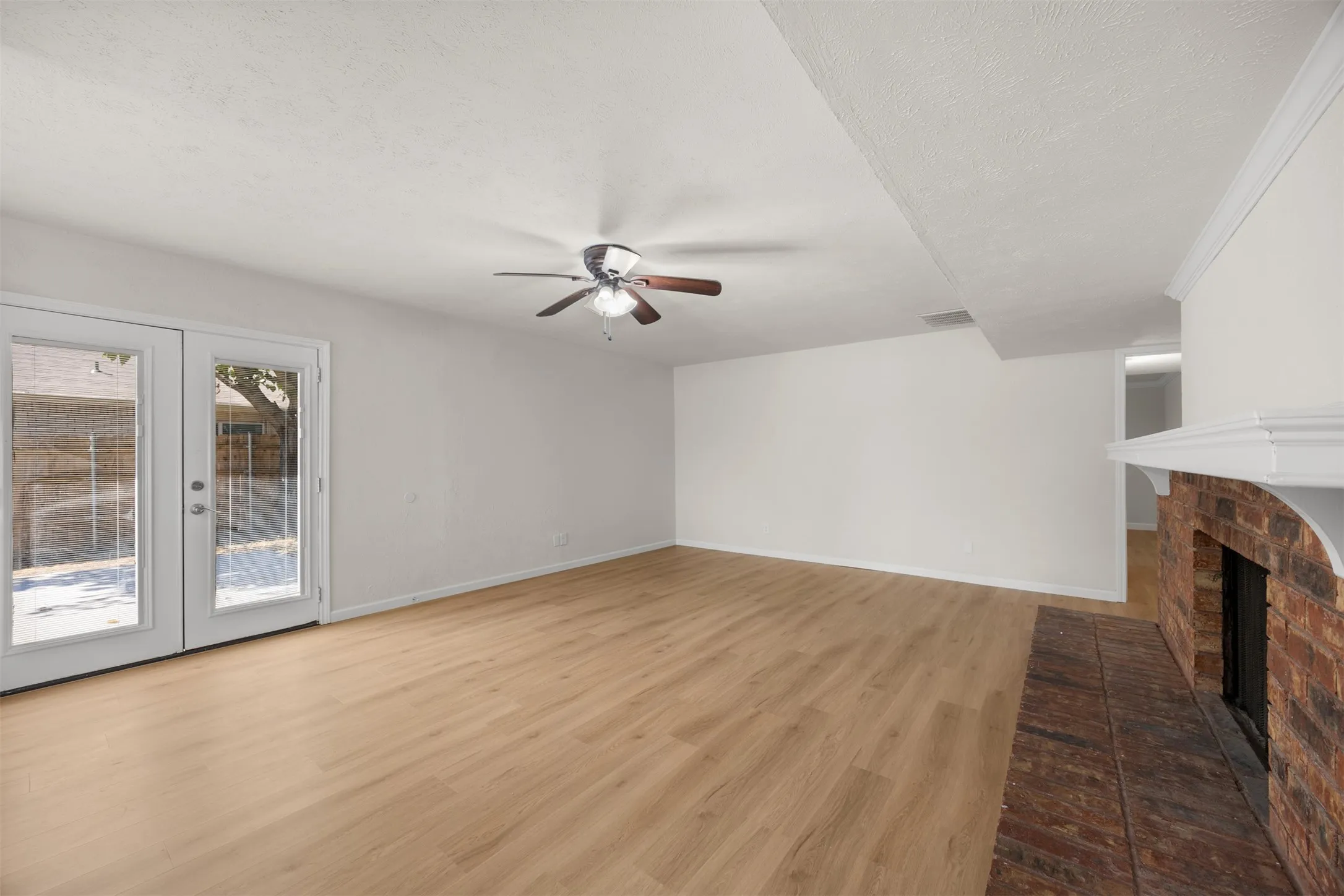 Single Family Residence For Rent in Collin County , 6513 Santa Fe Trail, Plano, Texas 75023, 3 Bedroom, 2 Bathroom, 2 Garage spaces, 1,577 Sqft, built in 1976, mls#21392486, Real Estate Agent in Plano, Homes For Rent in Collin county, Homes For Rent in Plano, Realtor in Plano Texas, Real Estate Brokerage Independent Realty Texas, Luminita Cordes Realtor