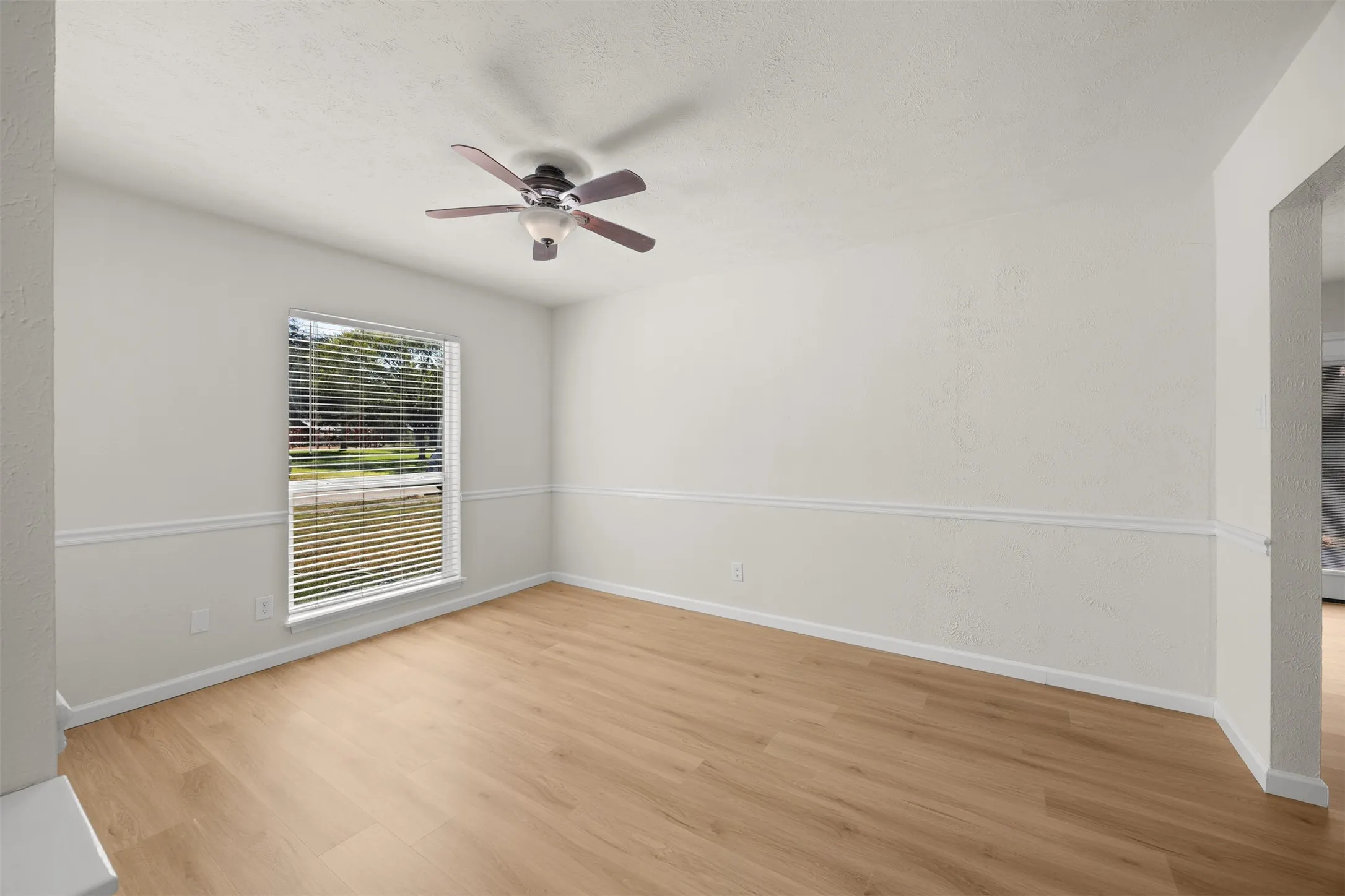 Single Family Residence For Rent in Collin County , 6513 Santa Fe Trail, Plano, Texas 75023, 3 Bedroom, 2 Bathroom, 2 Garage spaces, 1,577 Sqft, built in 1976, mls#21392486, Real Estate Agent in Plano, Homes For Rent in Collin county, Homes For Rent in Plano, Realtor in Plano Texas, Real Estate Brokerage Independent Realty Texas, Luminita Cordes Realtor