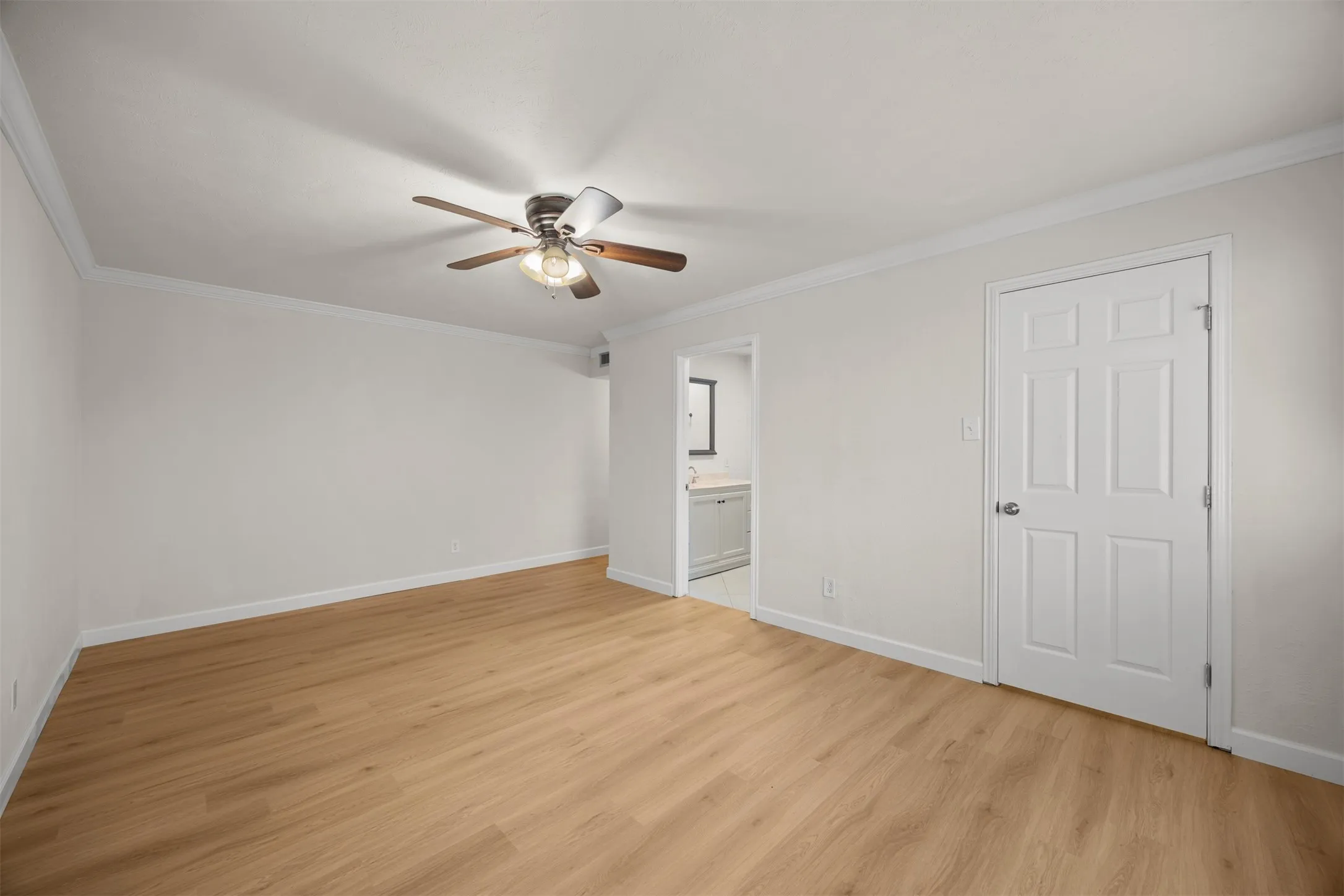 Single Family Residence For Rent in Collin County , 6513 Santa Fe Trail, Plano, Texas 75023, 3 Bedroom, 2 Bathroom, 2 Garage spaces, 1,577 Sqft, built in 1976, mls#21392486, Real Estate Agent in Plano, Homes For Rent in Collin county, Homes For Rent in Plano, Realtor in Plano Texas, Real Estate Brokerage Independent Realty Texas, Luminita Cordes Realtor