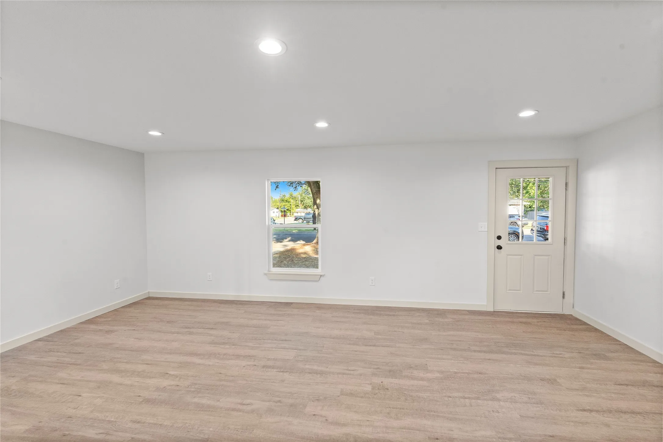 Single Family Residence For Sale in Hopkins County , 1047 Davis Street N, Sulphur Springs, Texas 75482, 3 Bedroom, 2 Bathroom, Garage spaces, 1,428 Sqft, built in 1950, mls#21391955, Real Estate Agent in Sulphur Springs, Homes For Sale in Hopkins county, Homes For Sale in Sulphur Springs, Realtor in Sulphur Springs Texas, Real Estate Brokerage Independent Realty Texas, Luminita Cordes Realtor