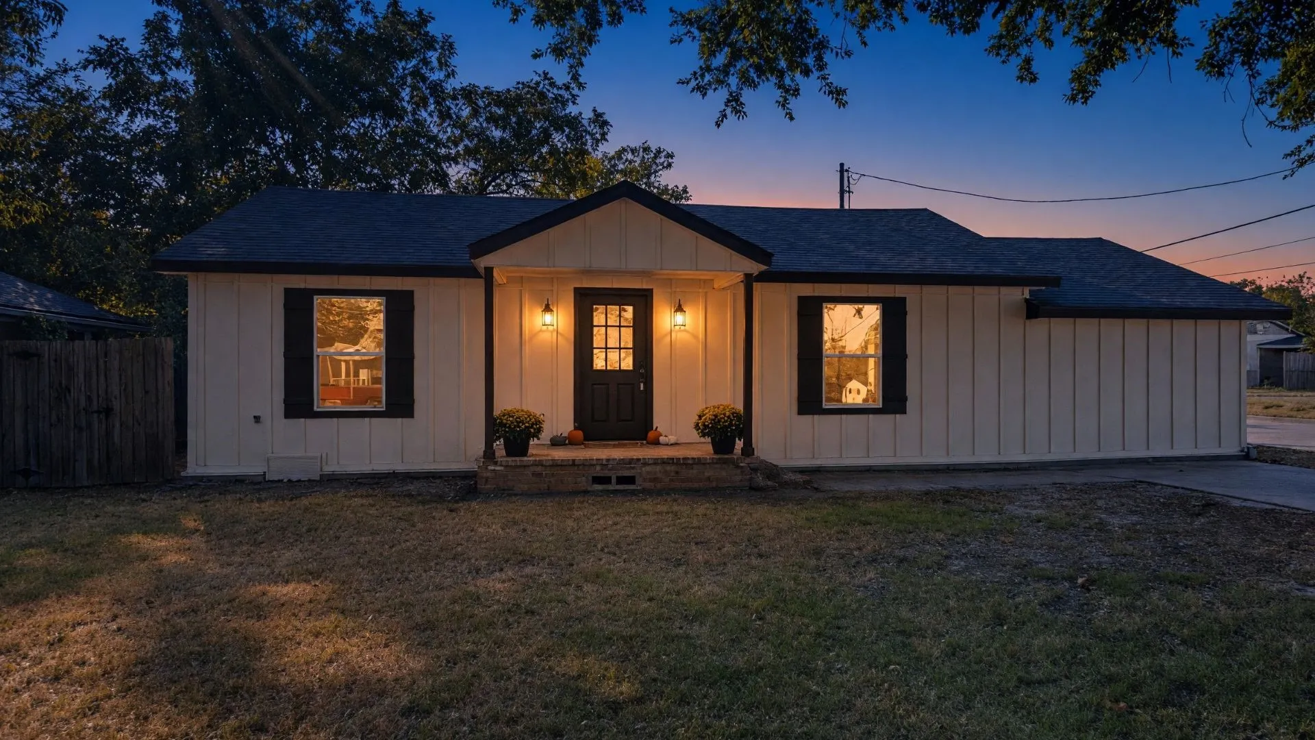 Single Family Residence For Sale in Hopkins County , 1047 Davis Street N, Sulphur Springs, Texas 75482, 3 Bedroom, 2 Bathroom, Garage spaces, 1,428 Sqft, built in 1950, mls#21391955, Real Estate Agent in Sulphur Springs, Homes For Sale in Hopkins county, Homes For Sale in Sulphur Springs, Realtor in Sulphur Springs Texas, Real Estate Brokerage Independent Realty Texas, Luminita Cordes Realtor