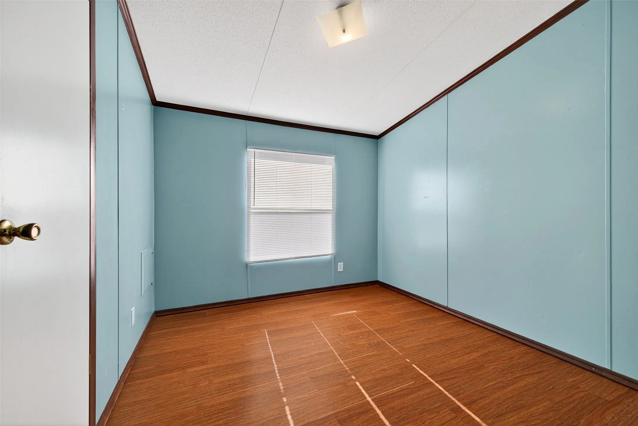 Mobile Home For Rent in Cooke County , 315 Glenwood Street, Gainesville, Texas 76240, 4 Bedroom, 3 Bathroom, Garage spaces, 1,899 Sqft, built in 2002, mls#21392540, Real Estate Agent in Gainesville, Homes For Rent in Cooke county, Homes For Rent in Gainesville, Realtor in Gainesville Texas, Real Estate Brokerage Independent Realty Texas, Luminita Cordes Realtor