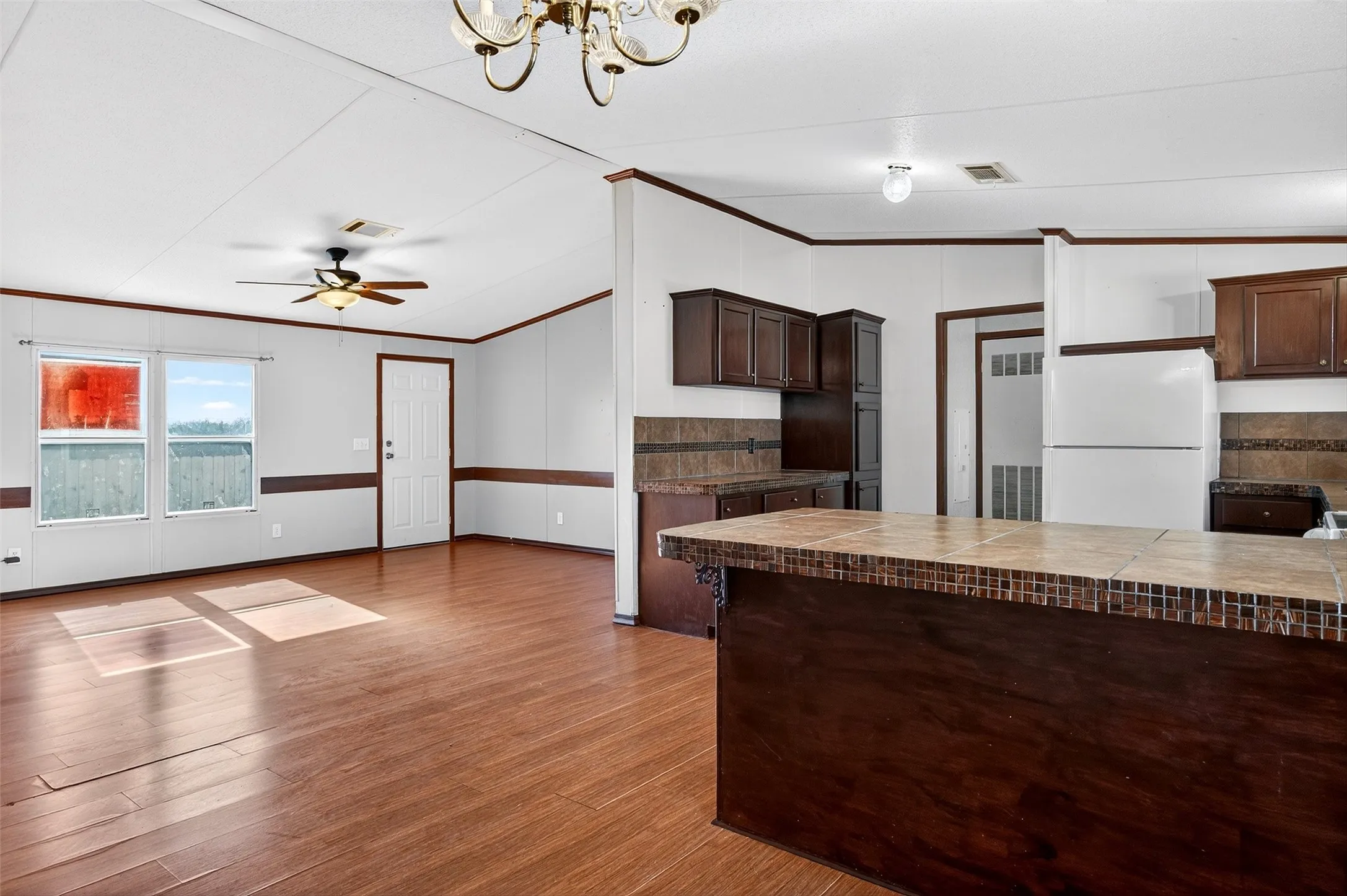 Mobile Home For Rent in Cooke County , 315 Glenwood Street, Gainesville, Texas 76240, 4 Bedroom, 3 Bathroom, Garage spaces, 1,899 Sqft, built in 2002, mls#21392540, Real Estate Agent in Gainesville, Homes For Rent in Cooke county, Homes For Rent in Gainesville, Realtor in Gainesville Texas, Real Estate Brokerage Independent Realty Texas, Luminita Cordes Realtor