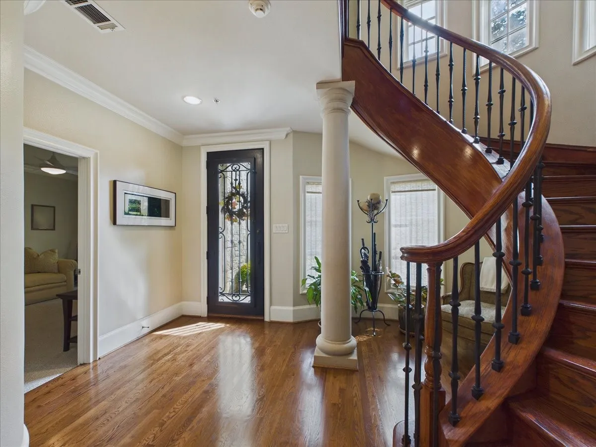 Foyer & Grand Staircase