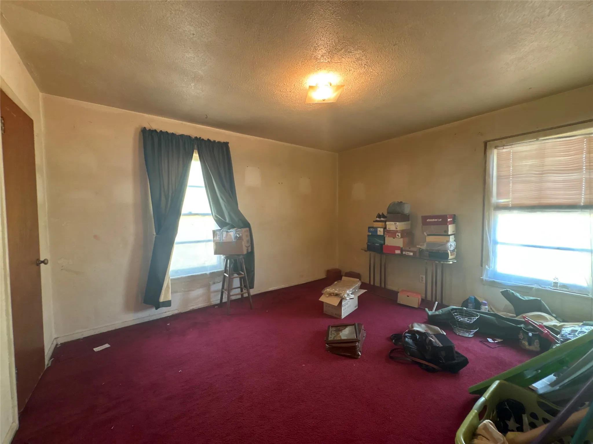 Single Family Residence For Sale in Tarrant County , 2121 Kingsdale Drive, Fort Worth, Texas 76119, 3 Bedroom, 2 Bathroom, 2 Garage spaces, 1,372 Sqft, built in 1955, mls#21392552, Real Estate Agent in Fort Worth, Homes For Sale in Tarrant county, Homes For Sale in Fort Worth, Realtor in Fort Worth Texas, Real Estate Brokerage Independent Realty Texas, Luminita Cordes Realtor