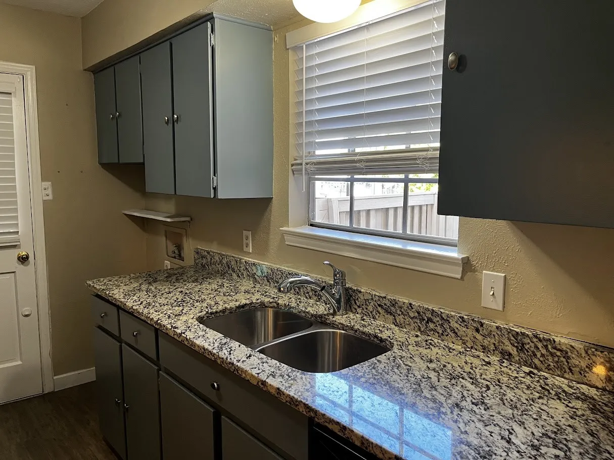 Condominium For Rent in Dallas County , 5602 Marina Drive, Garland, Texas 75043, 2 Bedroom, 2 Bathroom, Garage spaces, 1,053 Sqft, built in 1974, mls#21392563, Real Estate Agent in Garland, Homes For Rent in Dallas county, Homes For Rent in Garland, Realtor in Garland Texas, Real Estate Brokerage Independent Realty Texas, Luminita Cordes Realtor