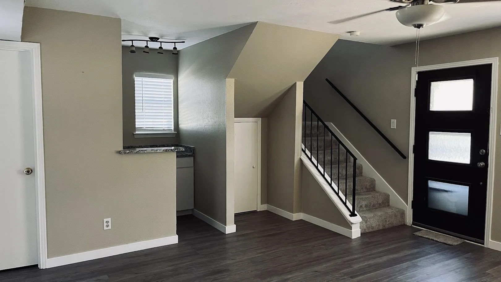 Condominium For Rent in Dallas County , 5602 Marina Drive, Garland, Texas 75043, 2 Bedroom, 2 Bathroom, Garage spaces, 1,053 Sqft, built in 1974, mls#21392563, Real Estate Agent in Garland, Homes For Rent in Dallas county, Homes For Rent in Garland, Realtor in Garland Texas, Real Estate Brokerage Independent Realty Texas, Luminita Cordes Realtor