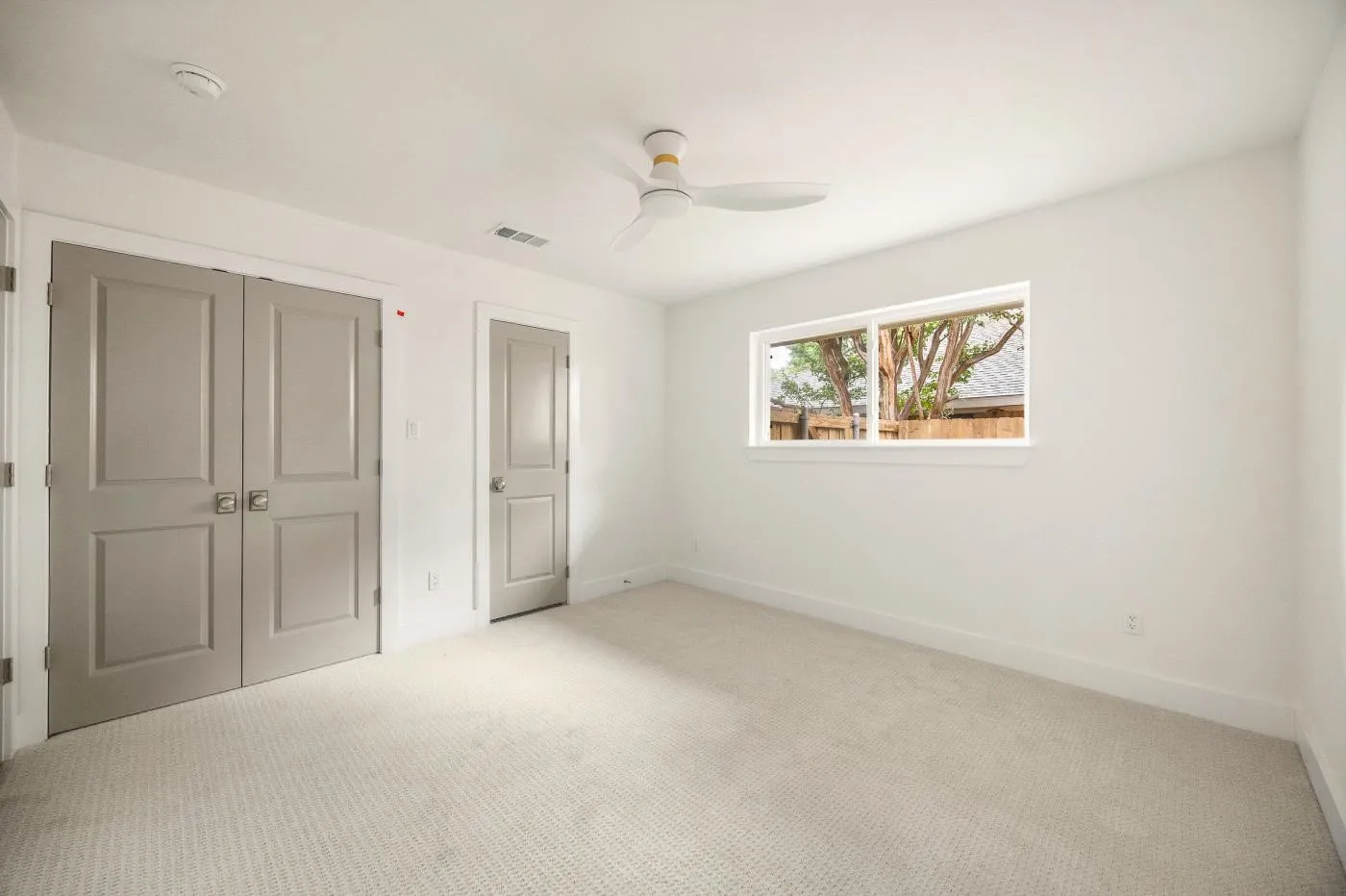 Single Family Residence For Sale in Dallas County , 6214 Glennox Lane, Dallas, Texas 75214, 4 Bedroom, 3 Bathroom, 2 Garage spaces, 3,177 Sqft, built in 1970, mls#21392335, Real Estate Agent in Dallas, Homes For Sale in Dallas county, Homes For Sale in Dallas, Realtor in Dallas Texas, Real Estate Brokerage Independent Realty Texas, Luminita Cordes Realtor