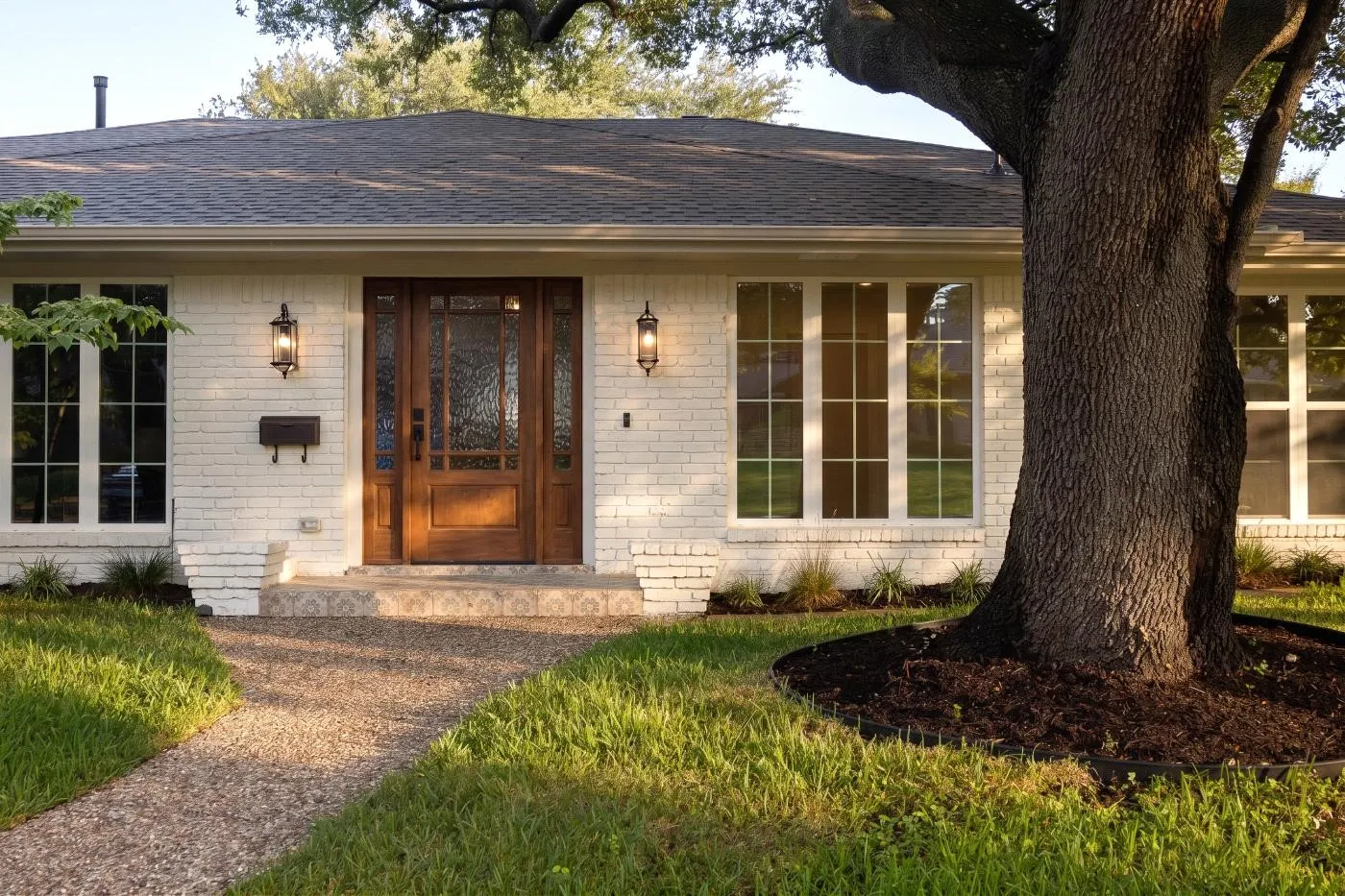 Single Family Residence For Sale in Dallas County , 6214 Glennox Lane, Dallas, Texas 75214, 4 Bedroom, 3 Bathroom, 2 Garage spaces, 3,177 Sqft, built in 1970, mls#21392335, Real Estate Agent in Dallas, Homes For Sale in Dallas county, Homes For Sale in Dallas, Realtor in Dallas Texas, Real Estate Brokerage Independent Realty Texas, Luminita Cordes Realtor