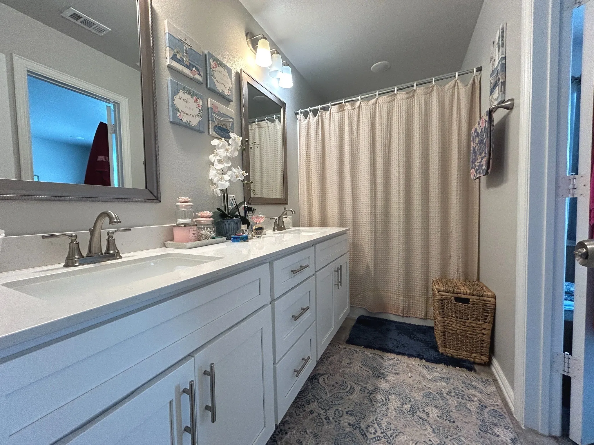 Townhouse For Rent in Dallas County , 4719 Amal Saleh Drive, Irving, Texas 75061, 3 Bedroom, 3 Bathroom, 2 Garage spaces, 2,004 Sqft, built in 2021, mls#21392549, Real Estate Agent in Irving, Homes For Rent in Dallas county, Homes For Rent in Irving, Realtor in Irving Texas, Real Estate Brokerage Independent Realty Texas, Luminita Cordes Realtor