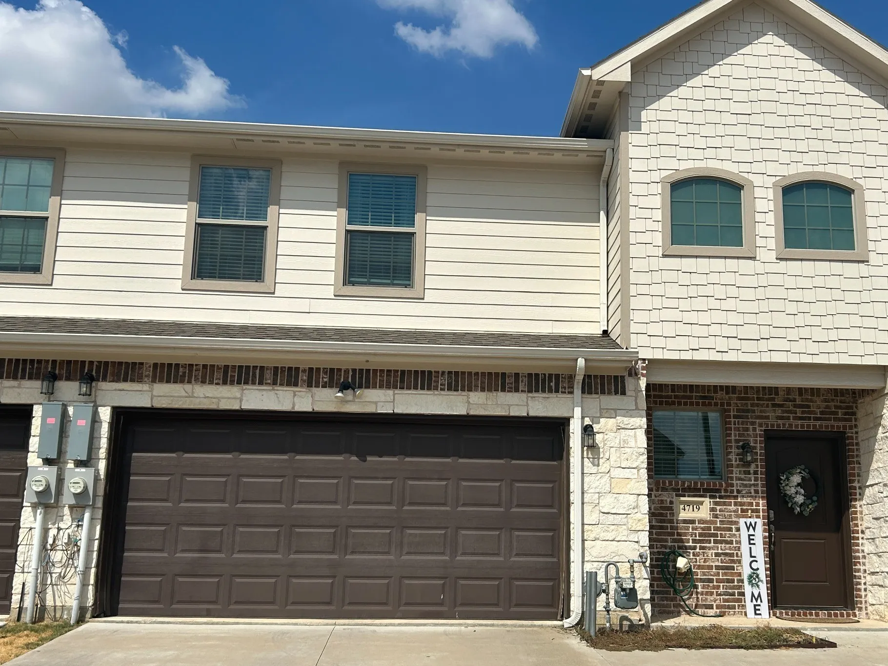 Townhouse For Rent in Dallas County , 4719 Amal Saleh Drive, Irving, Texas 75061, 3 Bedroom, 3 Bathroom, 2 Garage spaces, 2,004 Sqft, built in 2021, mls#21392549, Real Estate Agent in Irving, Homes For Rent in Dallas county, Homes For Rent in Irving, Realtor in Irving Texas, Real Estate Brokerage Independent Realty Texas, Luminita Cordes Realtor