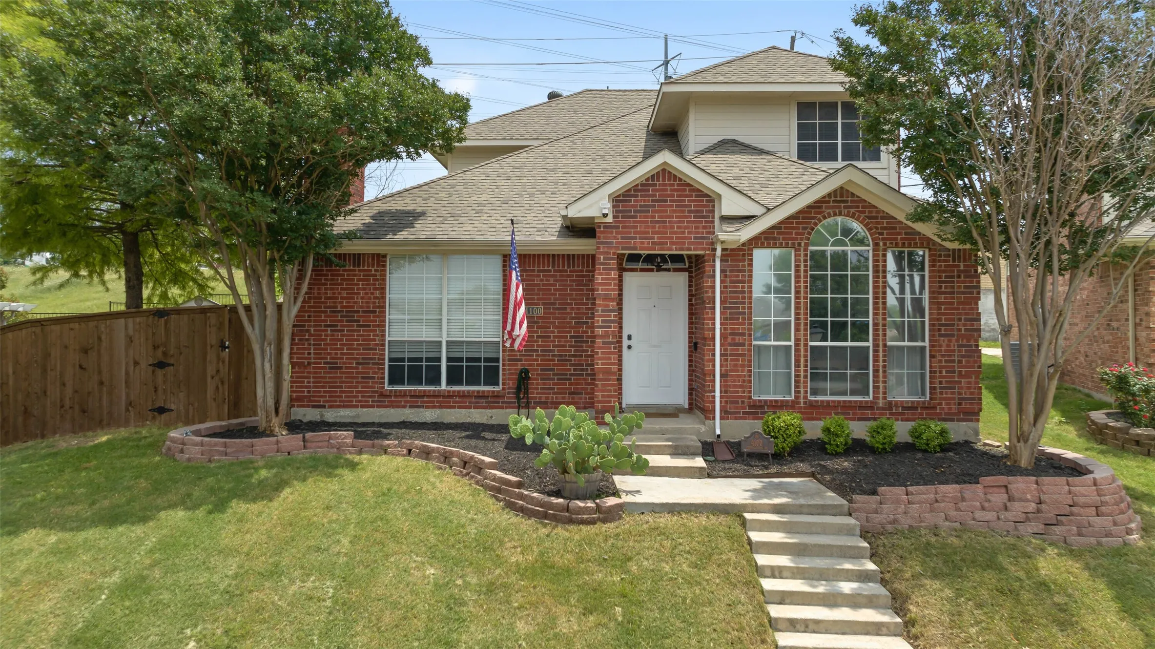 Single Family Residence For Rent in Denton County , 4100 Creekhollow Drive, Carrollton, Texas 75010, 3 Bedroom, 2 Bathroom, 2 Garage spaces, 1,497 Sqft, built in 1998, mls#21371437, Real Estate Agent in Carrollton, Homes For Rent in Denton county, Homes For Rent in Carrollton, Realtor in Carrollton Texas, Real Estate Brokerage Independent Realty Texas, Luminita Cordes Realtor