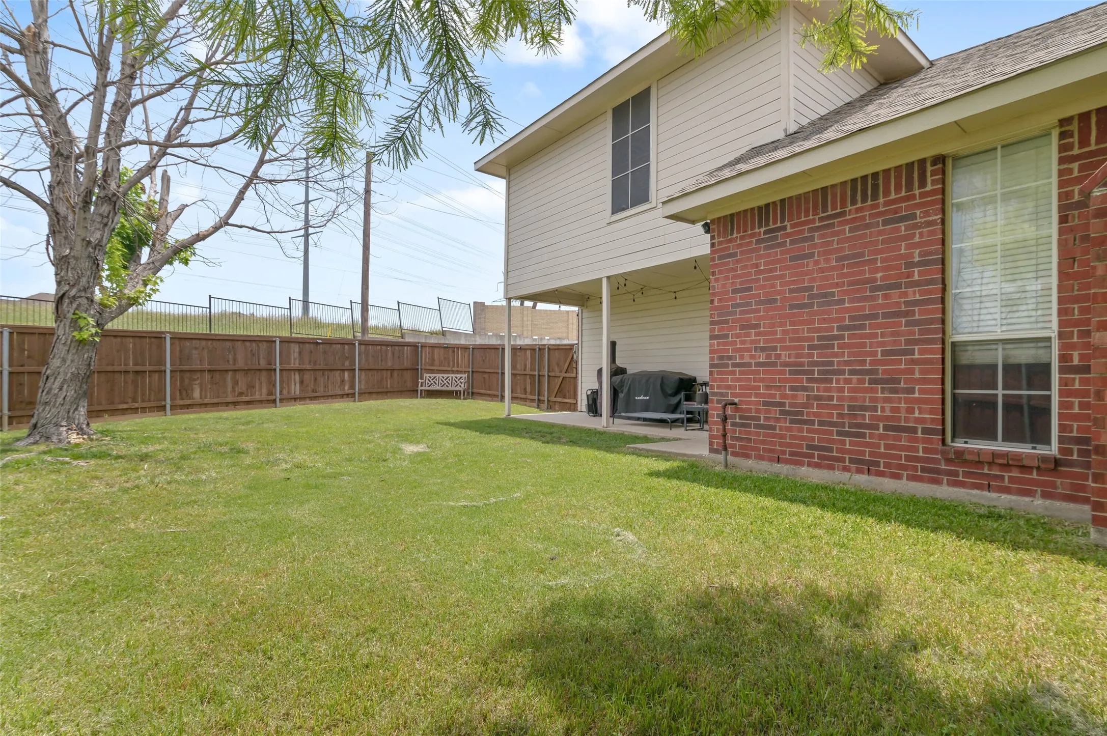 Single Family Residence For Rent in Denton County , 4100 Creekhollow Drive, Carrollton, Texas 75010, 3 Bedroom, 2 Bathroom, 2 Garage spaces, 1,497 Sqft, built in 1998, mls#21371437, Real Estate Agent in Carrollton, Homes For Rent in Denton county, Homes For Rent in Carrollton, Realtor in Carrollton Texas, Real Estate Brokerage Independent Realty Texas, Luminita Cordes Realtor