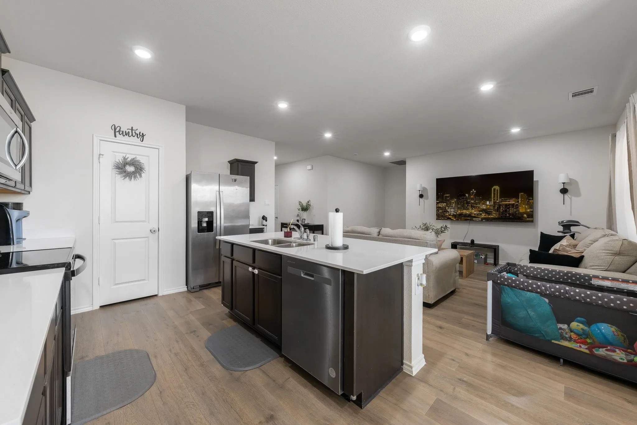 Single Family Residence For Rent in Ellis County , 884 Jett Drive, Ferris, Texas 75125, 4 Bedroom, 3 Bathroom, 2 Garage spaces, 2,403 Sqft, built in 2023, mls#21392567, Real Estate Agent in Ferris, Homes For Rent in Ellis county, Homes For Rent in Ferris, Realtor in Ferris Texas, Real Estate Brokerage Independent Realty Texas, Luminita Cordes Realtor
