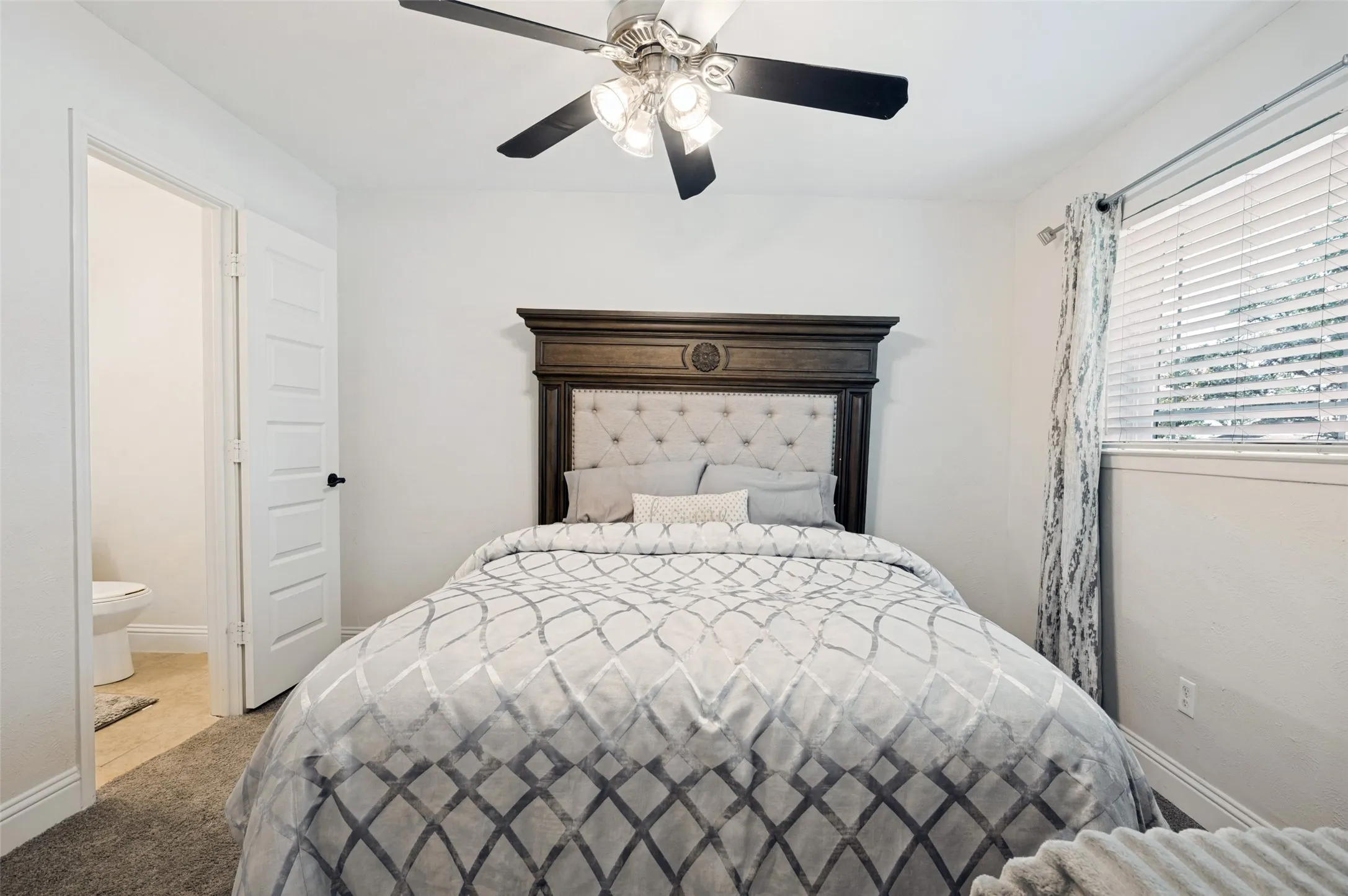 Single Family Residence For Sale in Dallas County , 1502 Austrian Road, Grand Prairie, Texas 75050, 4 Bedroom, 4 Bathroom, Garage spaces, 2,618 Sqft, built in 1975, mls#21390696, Real Estate Agent in Grand Prairie, Homes For Sale in Dallas county, Homes For Sale in Grand Prairie, Realtor in Grand Prairie Texas, Real Estate Brokerage Independent Realty Texas, Luminita Cordes Realtor
