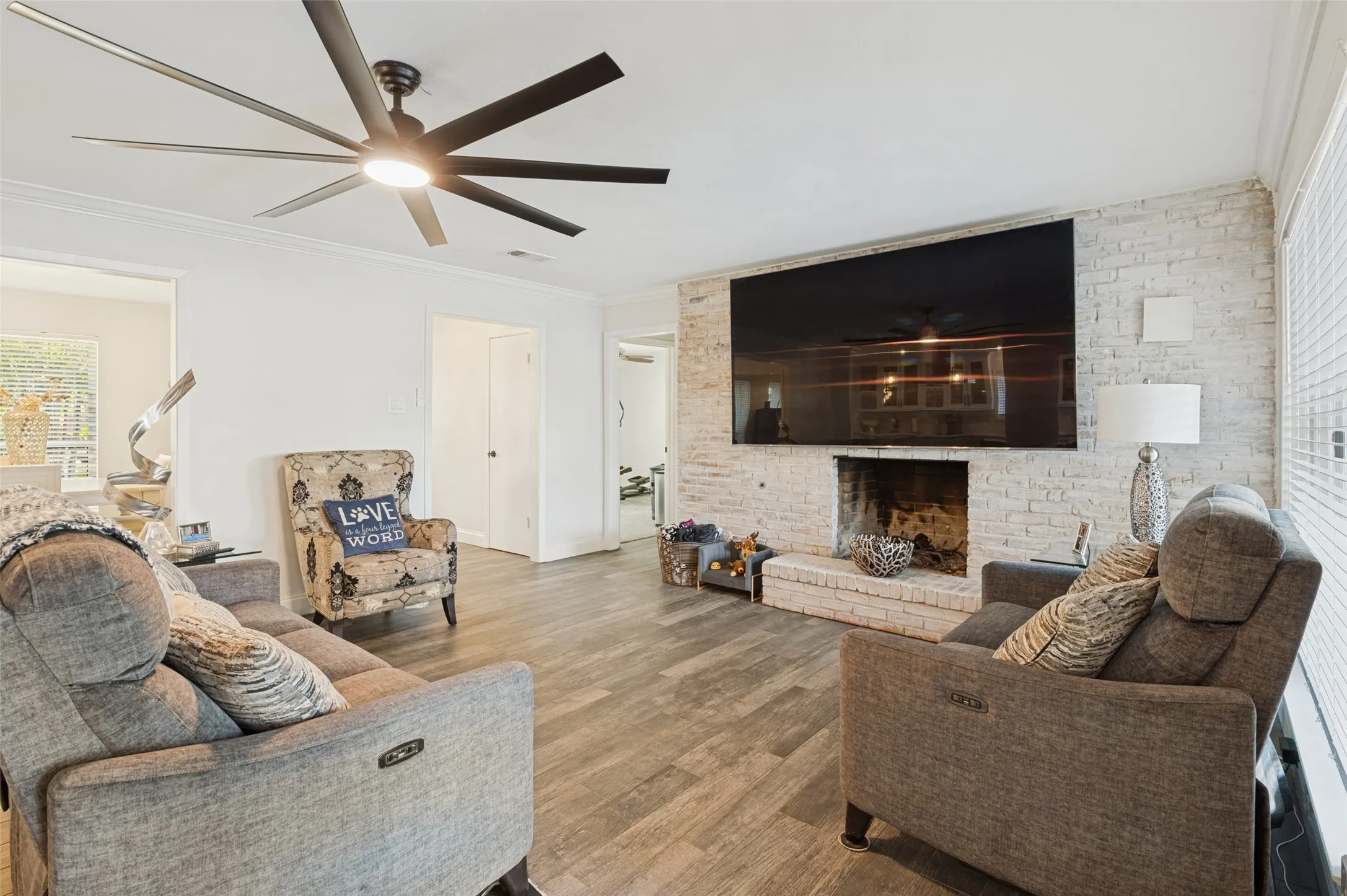 Single Family Residence For Sale in Dallas County , 1502 Austrian Road, Grand Prairie, Texas 75050, 4 Bedroom, 4 Bathroom, Garage spaces, 2,618 Sqft, built in 1975, mls#21390696, Real Estate Agent in Grand Prairie, Homes For Sale in Dallas county, Homes For Sale in Grand Prairie, Realtor in Grand Prairie Texas, Real Estate Brokerage Independent Realty Texas, Luminita Cordes Realtor