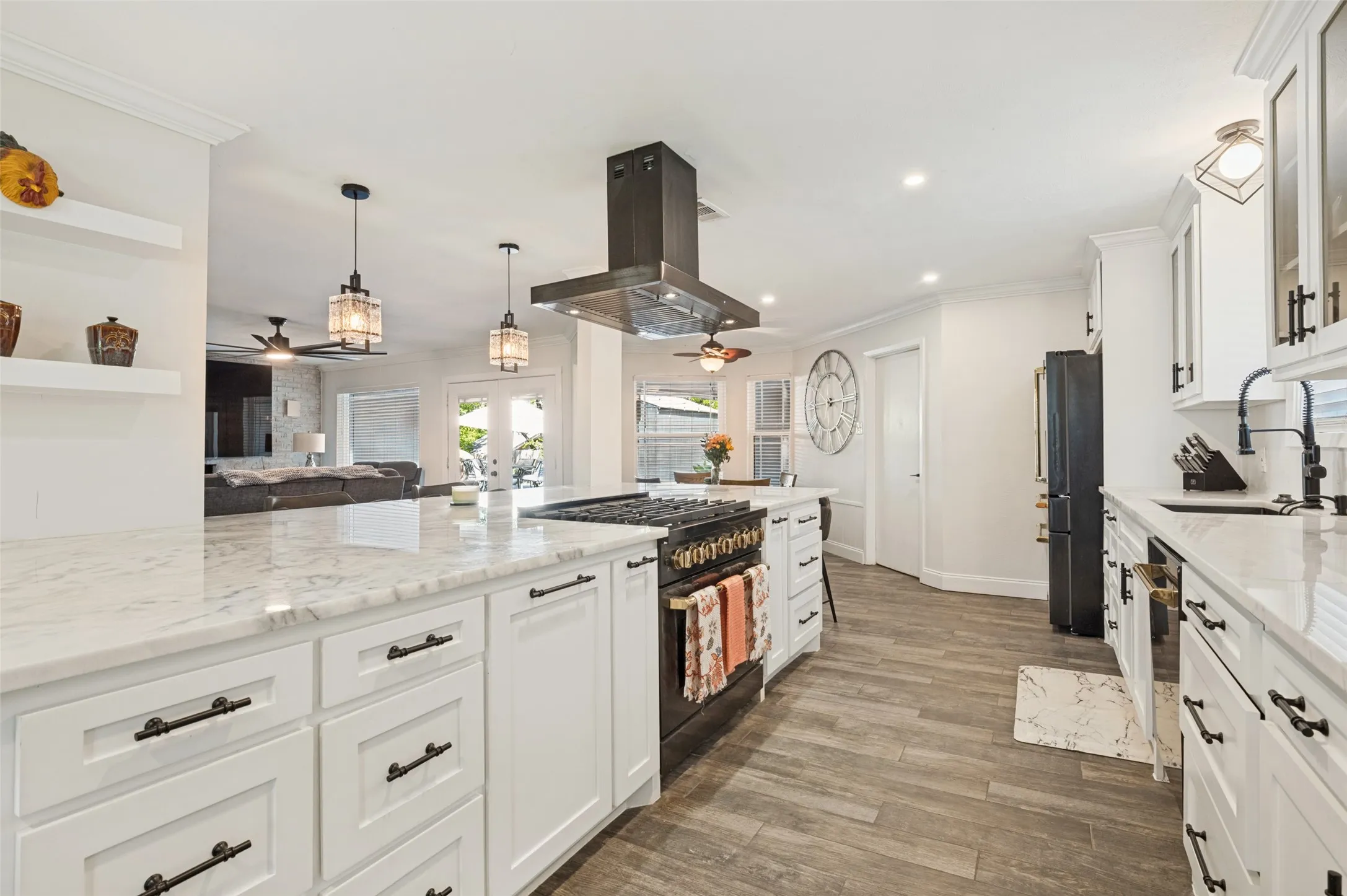 Single Family Residence For Sale in Dallas County , 1502 Austrian Road, Grand Prairie, Texas 75050, 4 Bedroom, 4 Bathroom, Garage spaces, 2,618 Sqft, built in 1975, mls#21390696, Real Estate Agent in Grand Prairie, Homes For Sale in Dallas county, Homes For Sale in Grand Prairie, Realtor in Grand Prairie Texas, Real Estate Brokerage Independent Realty Texas, Luminita Cordes Realtor