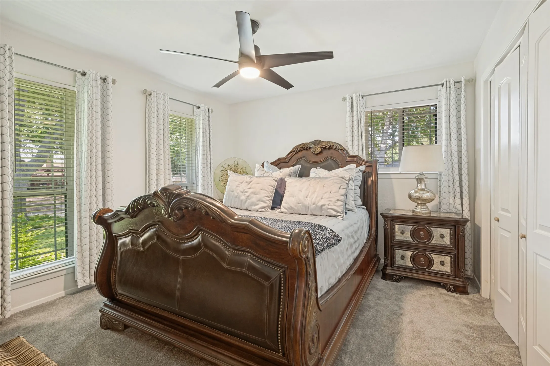 Single Family Residence For Sale in Dallas County , 1502 Austrian Road, Grand Prairie, Texas 75050, 4 Bedroom, 4 Bathroom, Garage spaces, 2,618 Sqft, built in 1975, mls#21390696, Real Estate Agent in Grand Prairie, Homes For Sale in Dallas county, Homes For Sale in Grand Prairie, Realtor in Grand Prairie Texas, Real Estate Brokerage Independent Realty Texas, Luminita Cordes Realtor
