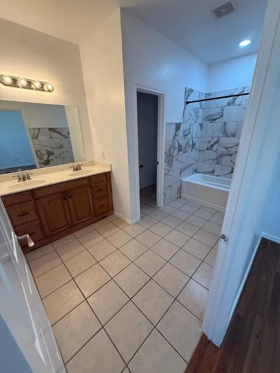 Duplex For Rent in Denton County , 320 Woodgrove Drive A, Little Elm, Texas 75068, 3 Bedroom, 3 Bathroom, 1 Garage spaces, 1,740 Sqft, built in 2012, mls#21392574, Real Estate Agent in Little Elm, Homes For Rent in Denton county, Homes For Rent in Little Elm, Realtor in Little Elm Texas, Real Estate Brokerage Independent Realty Texas, Luminita Cordes Realtor