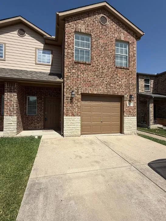 Duplex For Rent