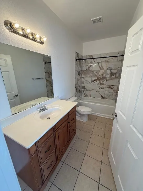 Duplex For Rent in Denton County , 320 Woodgrove Drive A, Little Elm, Texas 75068, 3 Bedroom, 3 Bathroom, 1 Garage spaces, 1,740 Sqft, built in 2012, mls#21392574, Real Estate Agent in Little Elm, Homes For Rent in Denton county, Homes For Rent in Little Elm, Realtor in Little Elm Texas, Real Estate Brokerage Independent Realty Texas, Luminita Cordes Realtor
