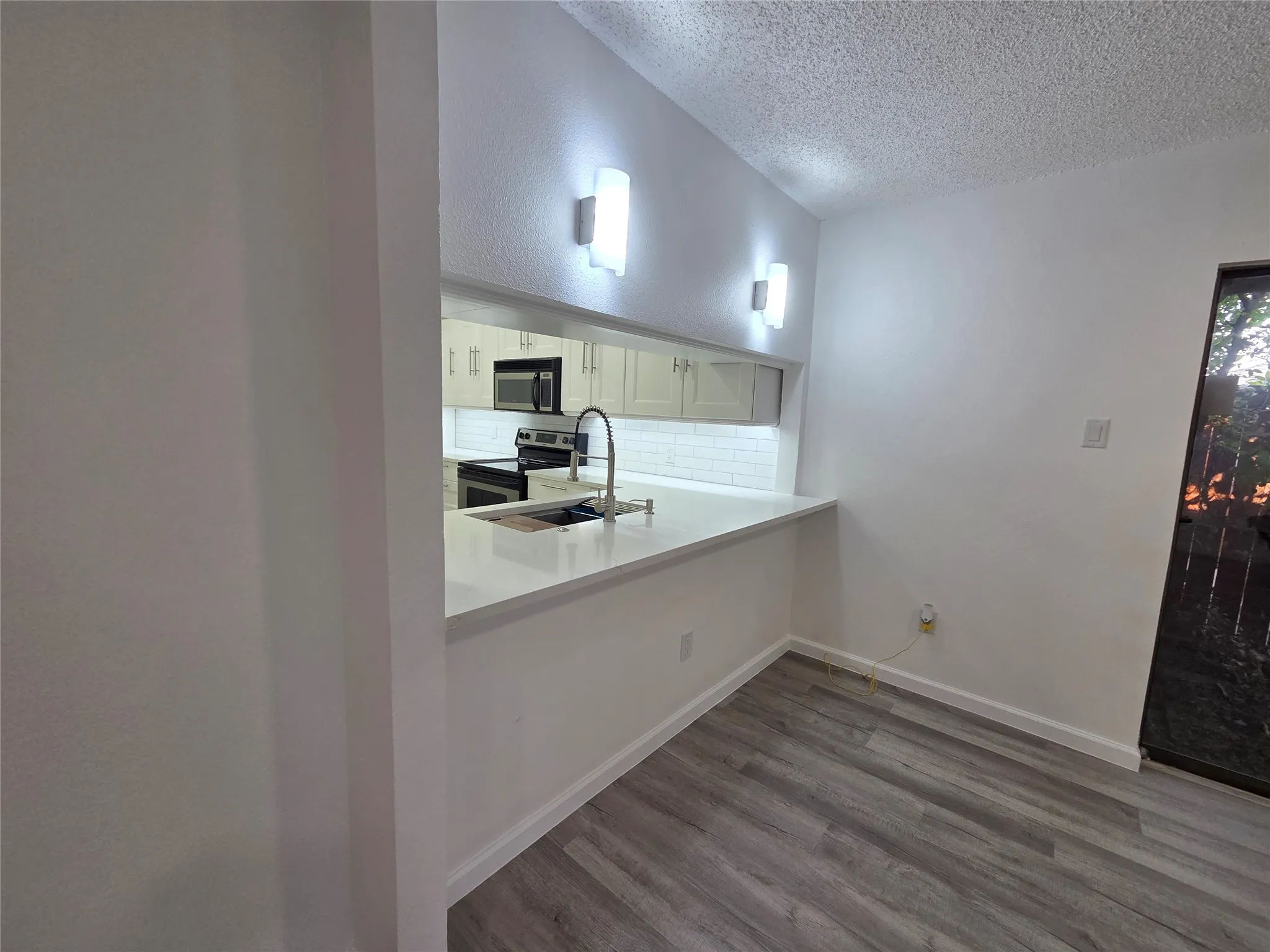 Townhouse For Rent in Tarrant County , 82 Morrow Drive, Bedford, Texas 76021, 2 Bedroom, 3 Bathroom, 2 Garage spaces, 1,160 Sqft, built in 1983, mls#21392319, Real Estate Agent in Bedford, Homes For Rent in Tarrant county, Homes For Rent in Bedford, Realtor in Bedford Texas, Real Estate Brokerage Independent Realty Texas, Luminita Cordes Realtor