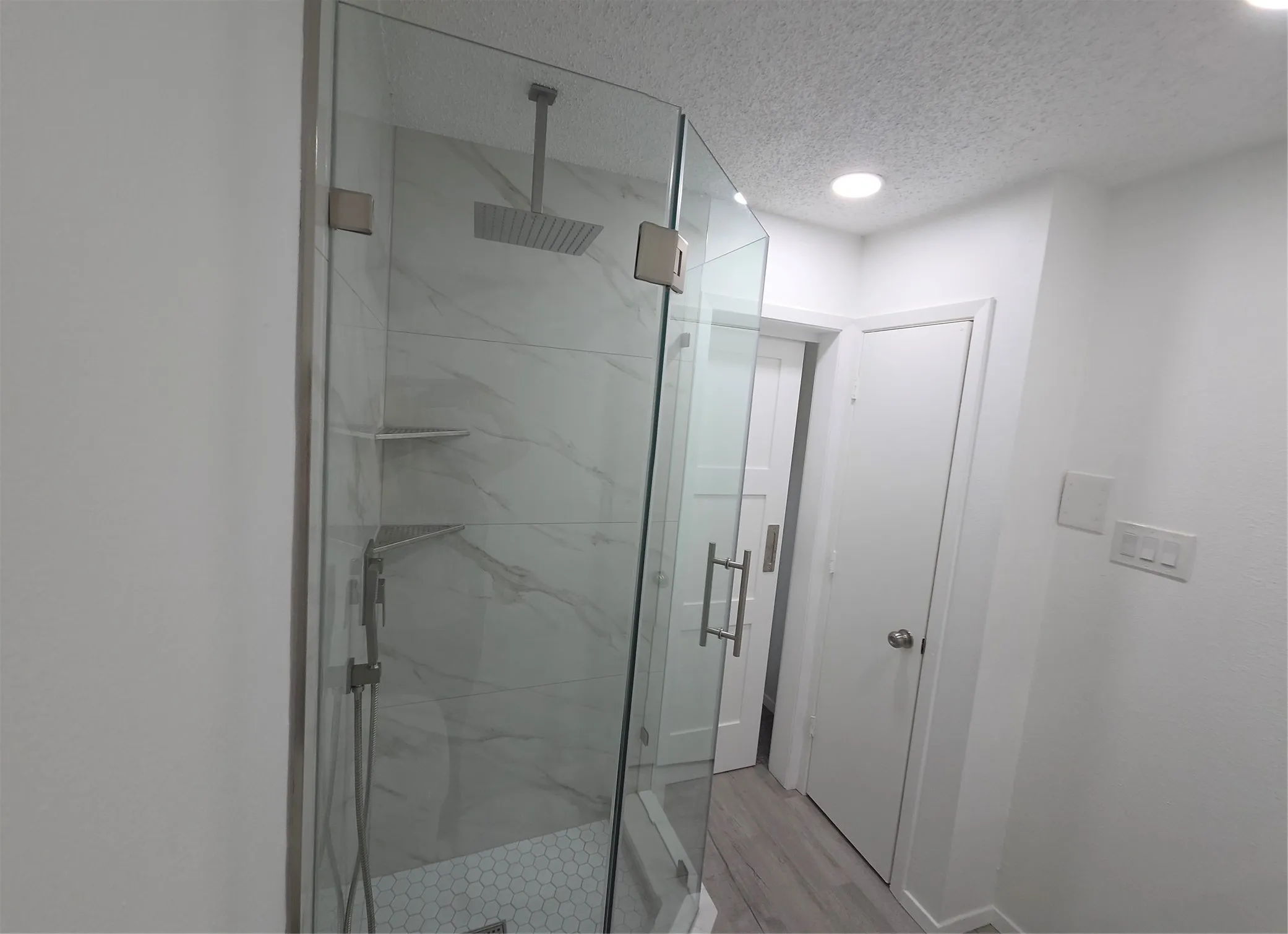 Townhouse For Rent in Tarrant County , 82 Morrow Drive, Bedford, Texas 76021, 2 Bedroom, 3 Bathroom, 2 Garage spaces, 1,160 Sqft, built in 1983, mls#21392319, Real Estate Agent in Bedford, Homes For Rent in Tarrant county, Homes For Rent in Bedford, Realtor in Bedford Texas, Real Estate Brokerage Independent Realty Texas, Luminita Cordes Realtor