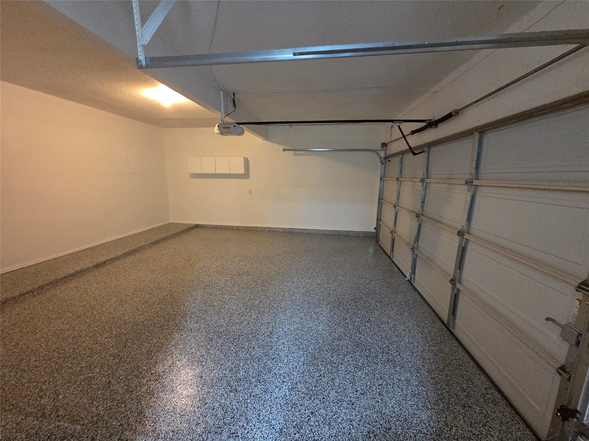 Townhouse For Rent in Tarrant County , 82 Morrow Drive, Bedford, Texas 76021, 2 Bedroom, 3 Bathroom, 2 Garage spaces, 1,160 Sqft, built in 1983, mls#21392319, Real Estate Agent in Bedford, Homes For Rent in Tarrant county, Homes For Rent in Bedford, Realtor in Bedford Texas, Real Estate Brokerage Independent Realty Texas, Luminita Cordes Realtor