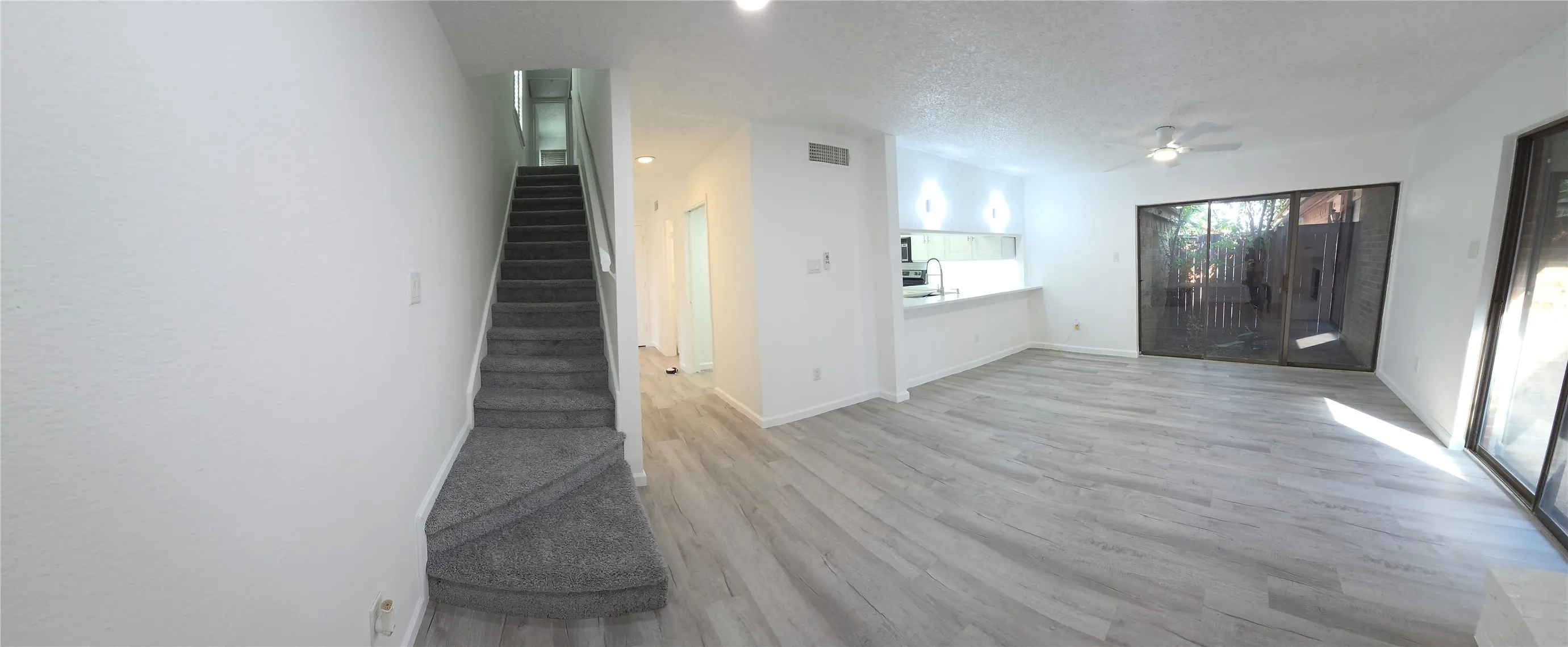 Townhouse For Rent in Tarrant County , 82 Morrow Drive, Bedford, Texas 76021, 2 Bedroom, 3 Bathroom, 2 Garage spaces, 1,160 Sqft, built in 1983, mls#21392319, Real Estate Agent in Bedford, Homes For Rent in Tarrant county, Homes For Rent in Bedford, Realtor in Bedford Texas, Real Estate Brokerage Independent Realty Texas, Luminita Cordes Realtor